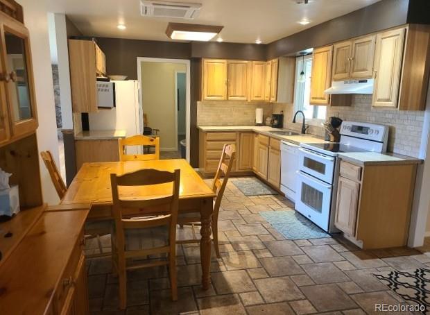 21700 Uncompahgre Road, Montrose, CO 81403, 4 Bedrooms Bedrooms, ,4 BathroomsBathrooms,Residential,For Sale,Uncompahgre,REC7265230