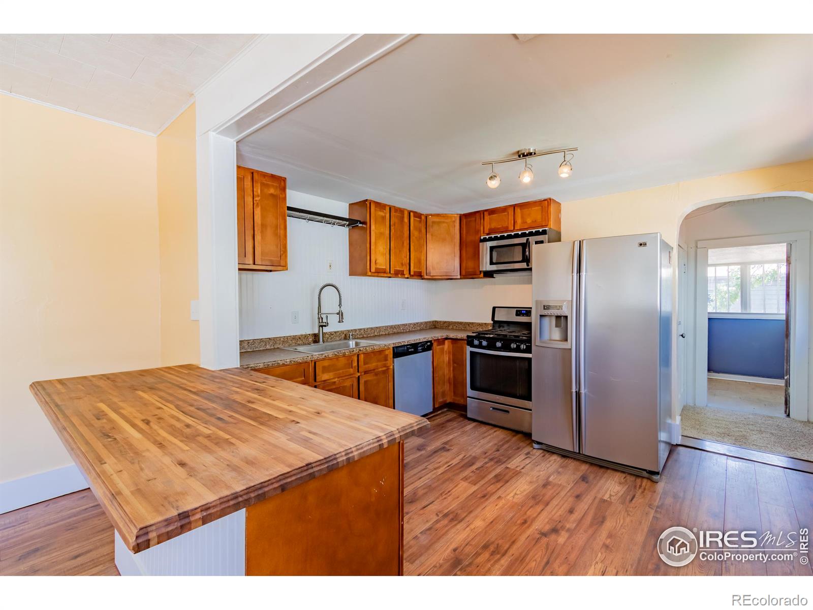 1315 Chester Street, Aurora, CO 80010, 2 Bedrooms Bedrooms, ,2 BathroomsBathrooms,Residential,For Sale,Chester,RECIR1015446