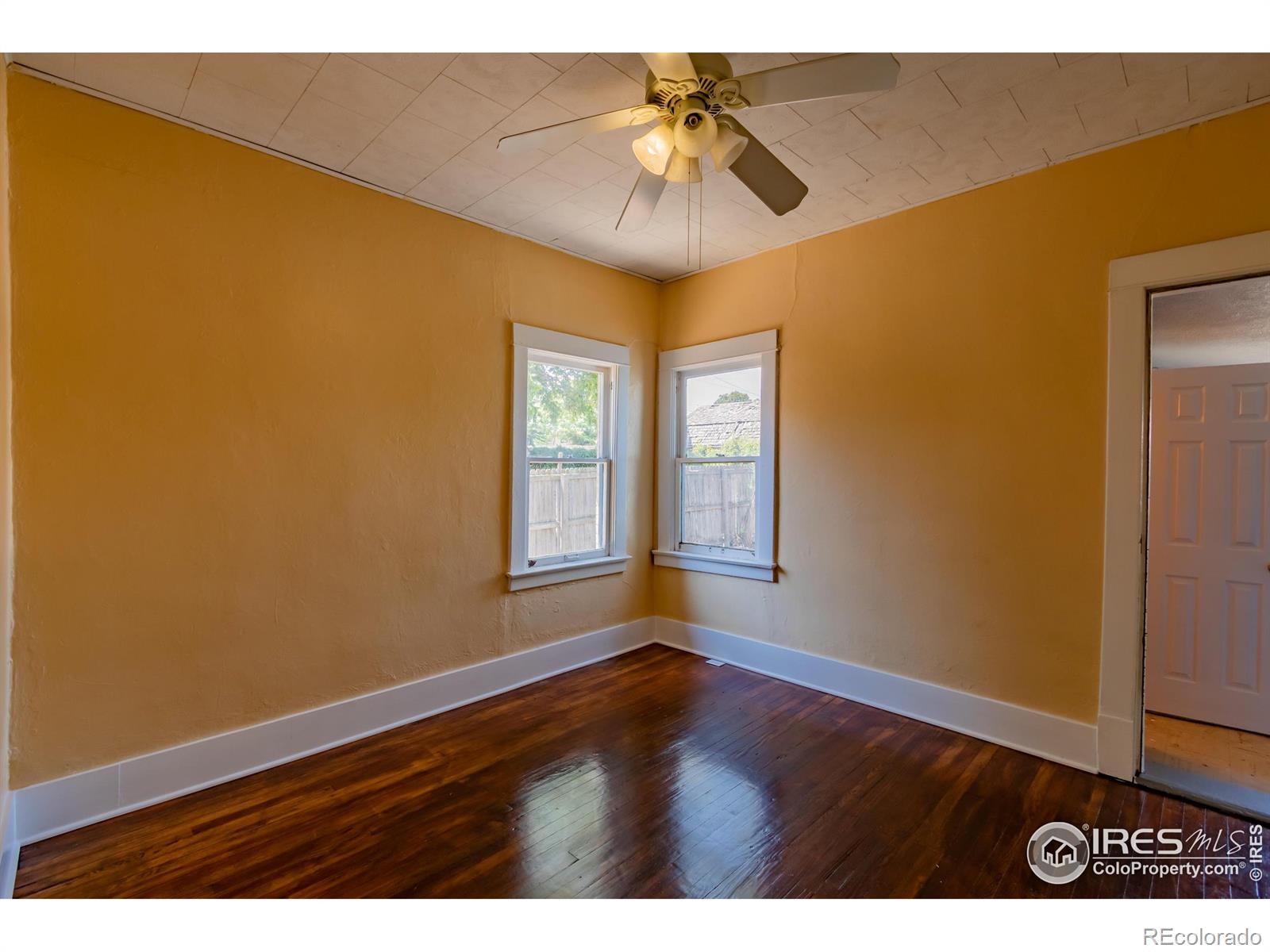 1315 Chester Street, Aurora, CO 80010, 2 Bedrooms Bedrooms, ,2 BathroomsBathrooms,Residential,For Sale,Chester,RECIR1015446