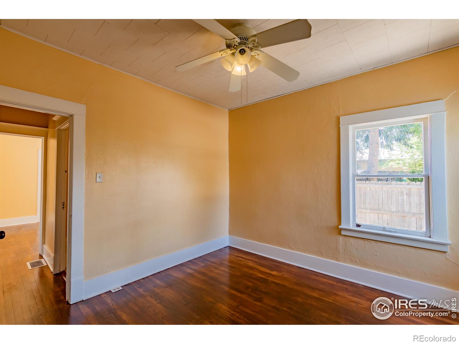 1315 Chester Street, Aurora, CO 80010, 2 Bedrooms Bedrooms, ,2 BathroomsBathrooms,Residential,For Sale,Chester,RECIR1015446