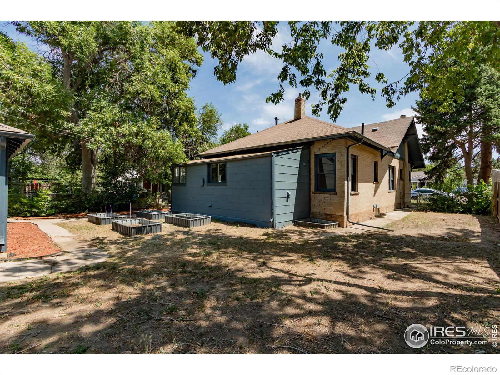 1315 Chester Street, Aurora, CO 80010, 2 Bedrooms Bedrooms, ,2 BathroomsBathrooms,Residential,For Sale,Chester,RECIR1015446
