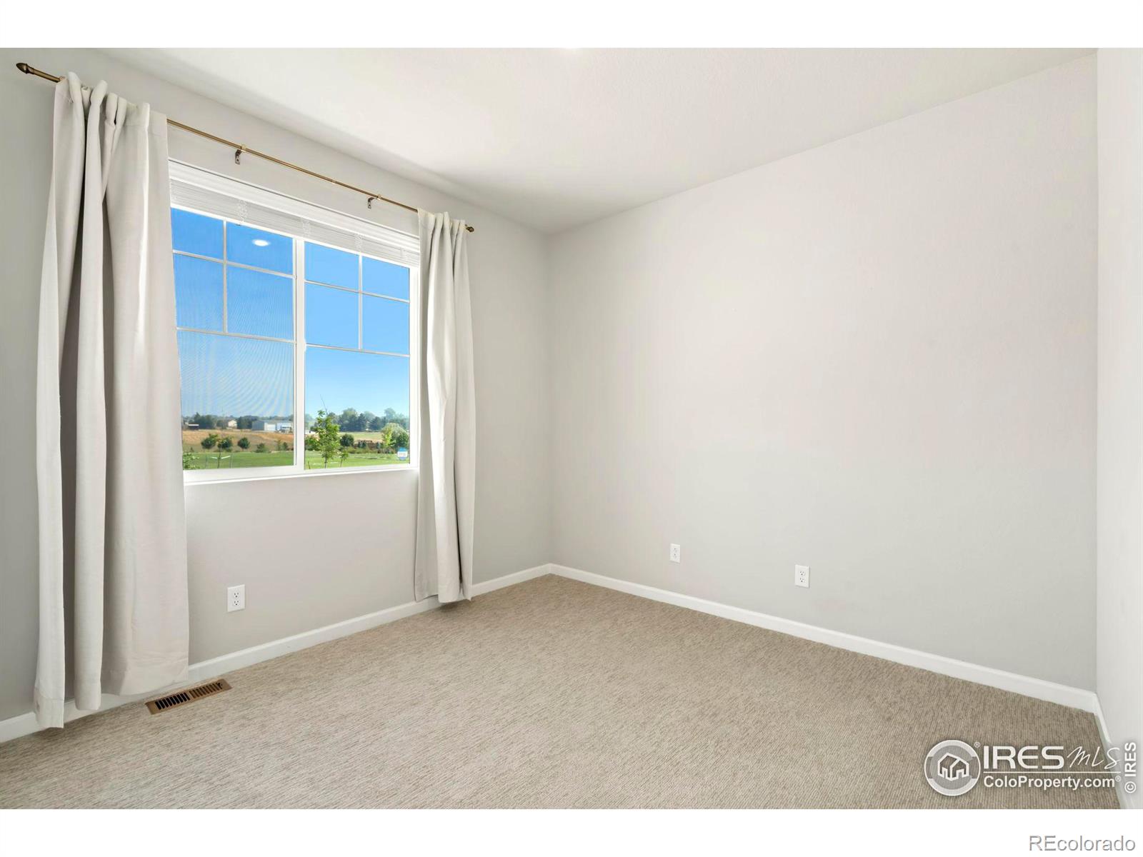 3186 Park Street, Mead, CO 80542, 3 Bedrooms Bedrooms, ,2 BathroomsBathrooms,Residential,For Sale,Park,RECIR1015505