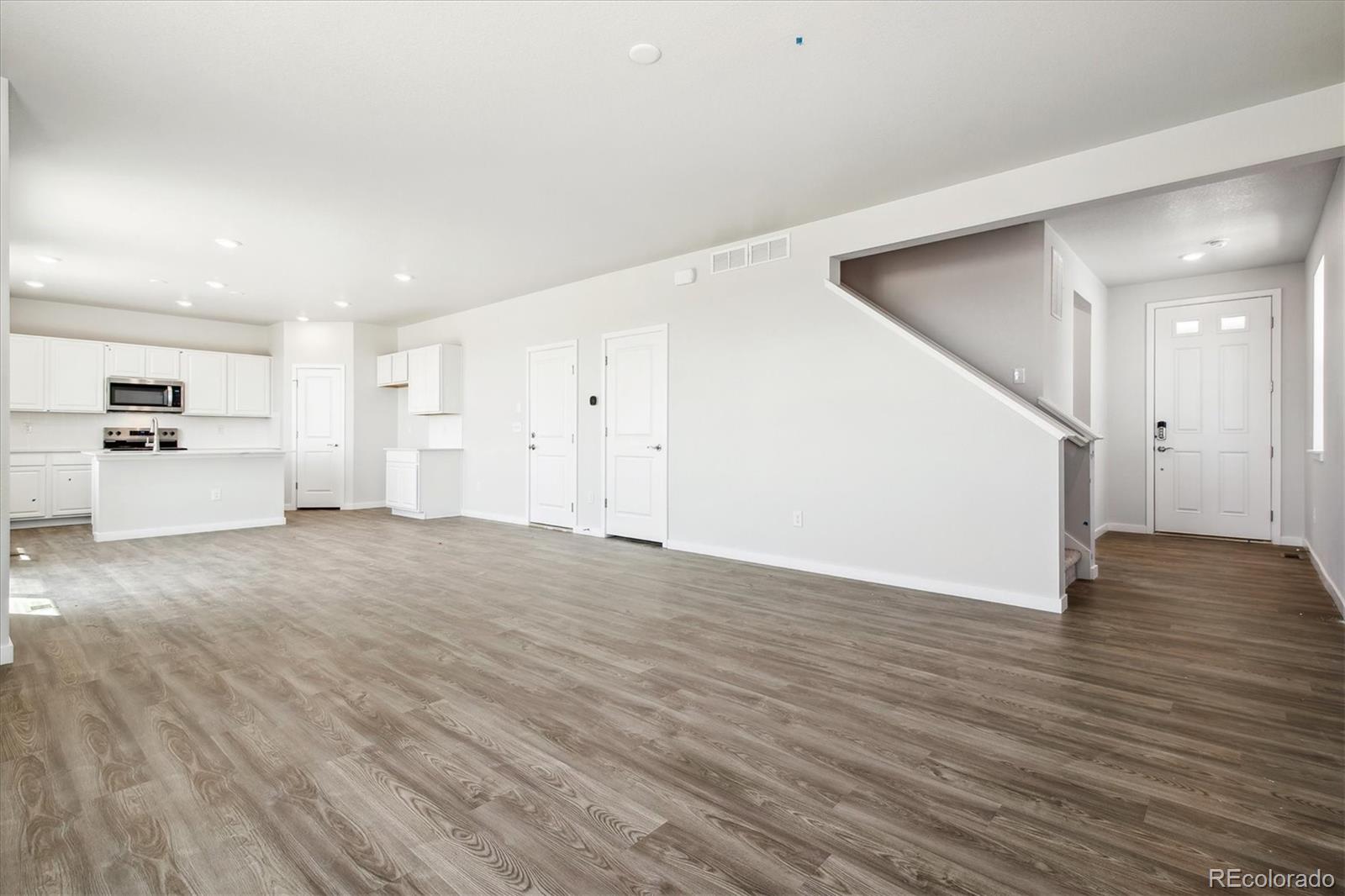 3302 Highlands Creek Parkway, Aurora, CO 80019, 3 Bedrooms Bedrooms, ,3 BathroomsBathrooms,Residential,For Sale,Highlands Creek,REC7396563