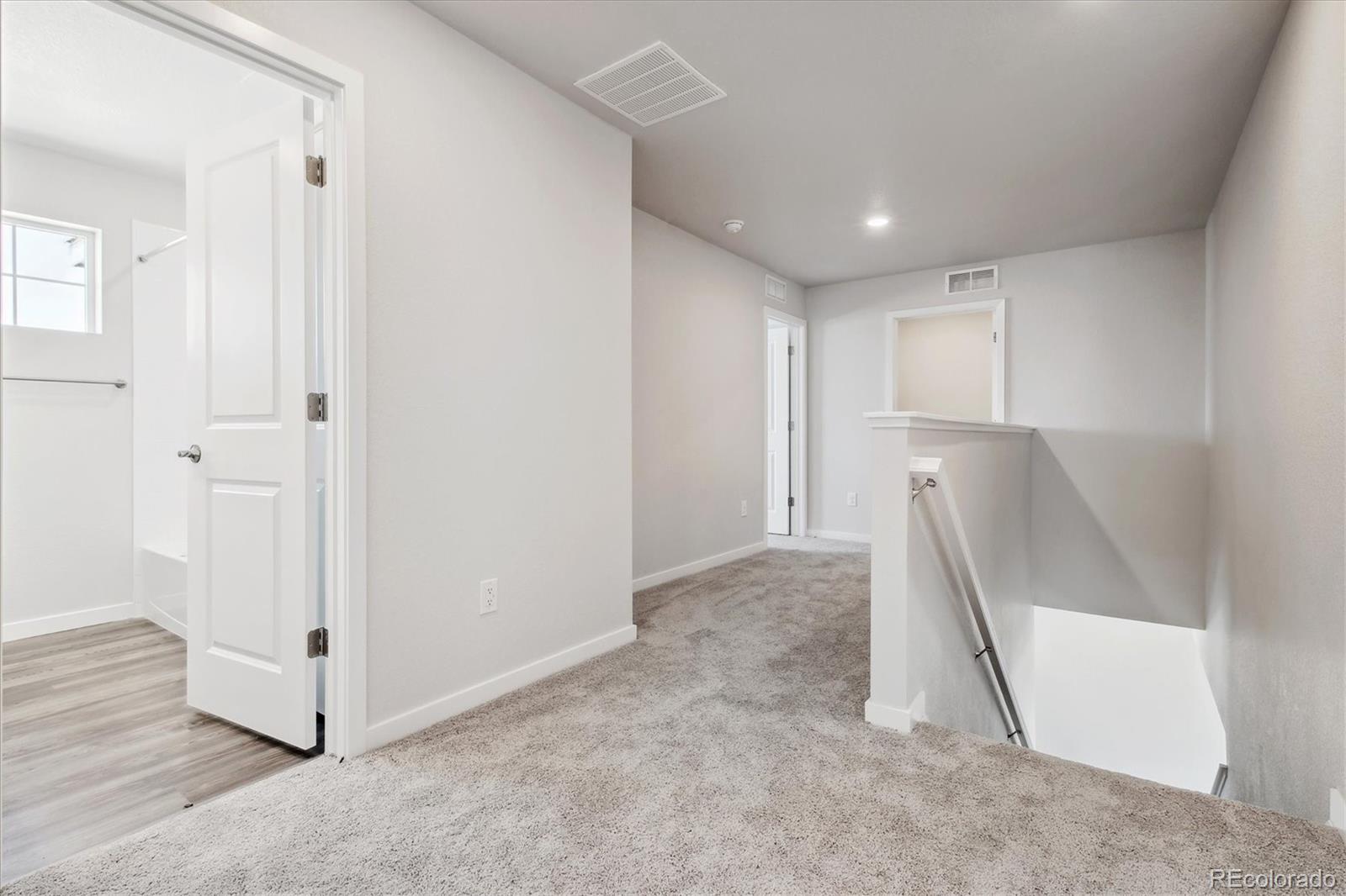 3302 Highlands Creek Parkway, Aurora, CO 80019, 3 Bedrooms Bedrooms, ,3 BathroomsBathrooms,Residential,For Sale,Highlands Creek,REC7396563