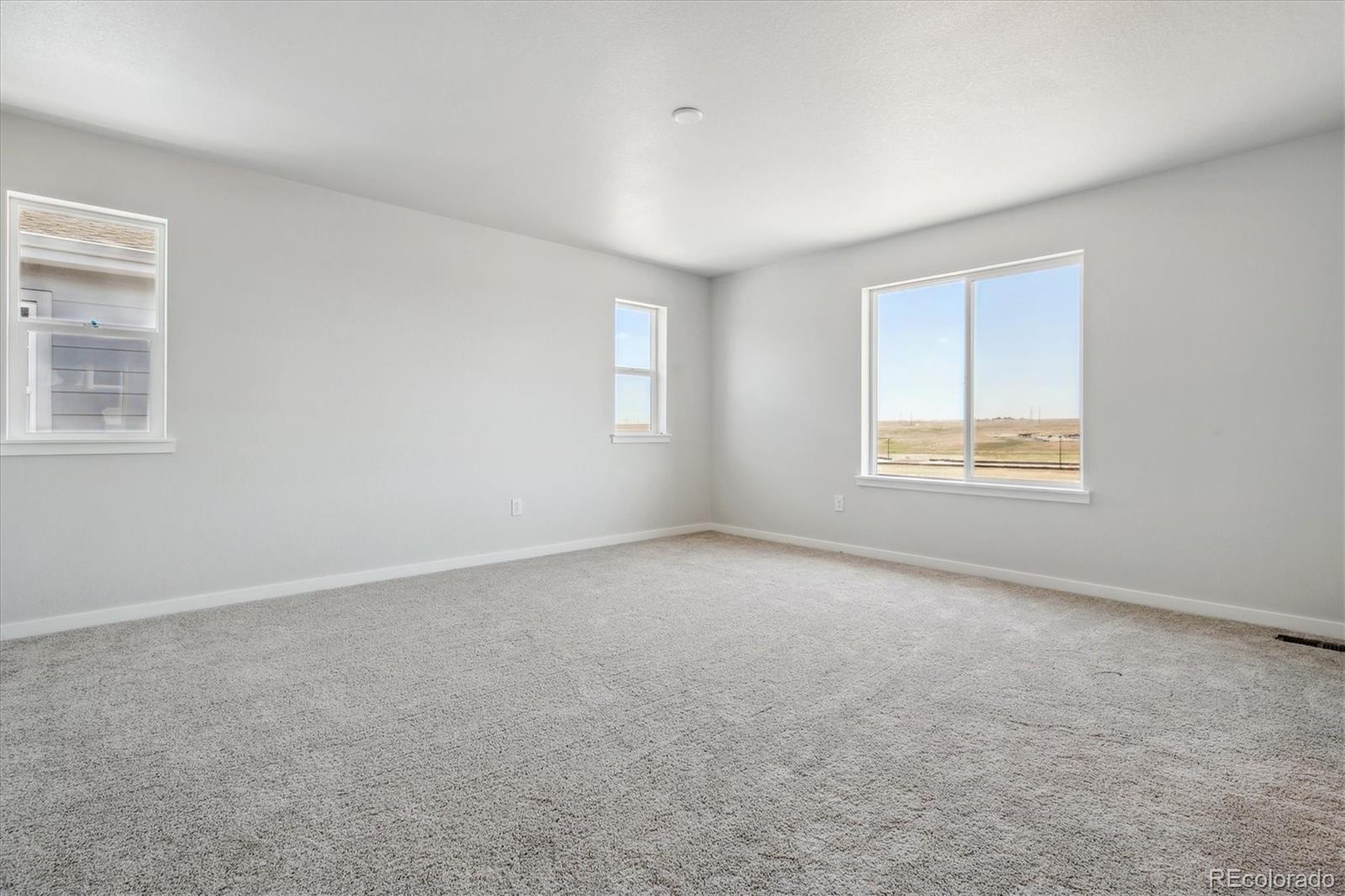 3302 Highlands Creek Parkway, Aurora, CO 80019, 3 Bedrooms Bedrooms, ,3 BathroomsBathrooms,Residential,For Sale,Highlands Creek,REC7396563