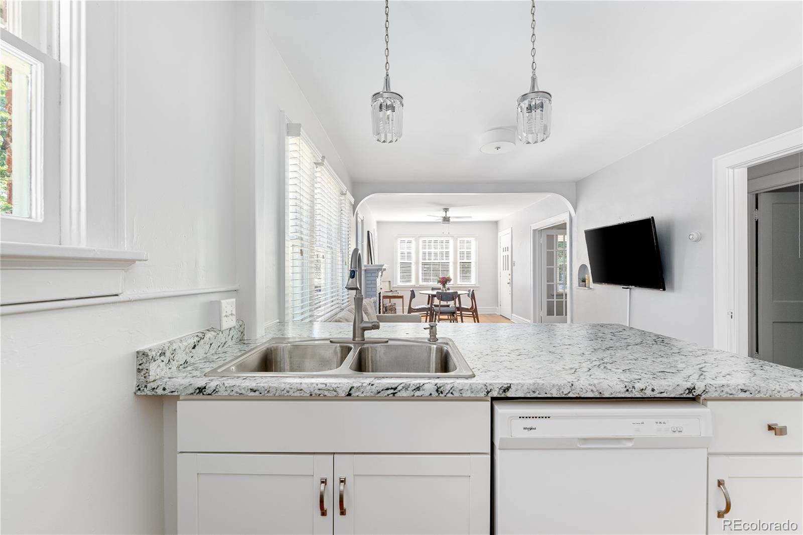 1705 S Ogden Street, Denver, CO 80210, 5 Bedrooms Bedrooms, ,2 BathroomsBathrooms,Income,For Sale,Ogden,REC4073911