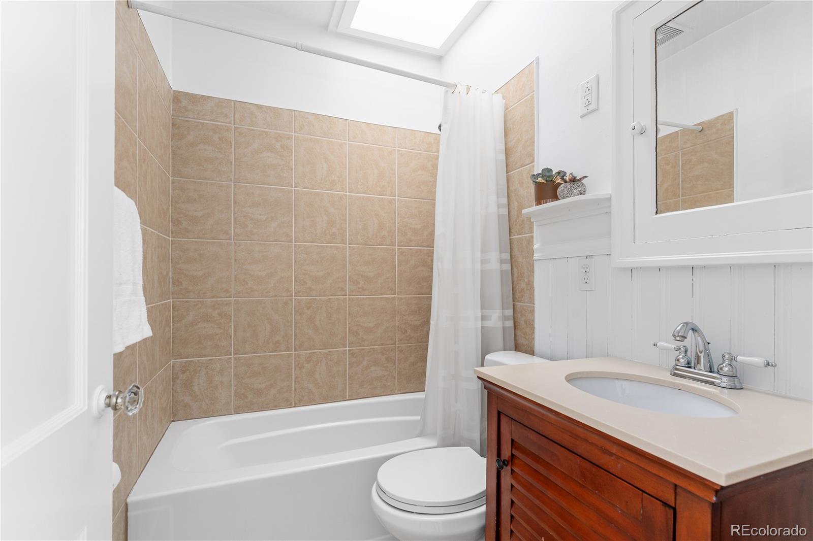 1705 S Ogden Street, Denver, CO 80210, 5 Bedrooms Bedrooms, ,2 BathroomsBathrooms,Income,For Sale,Ogden,REC4073911