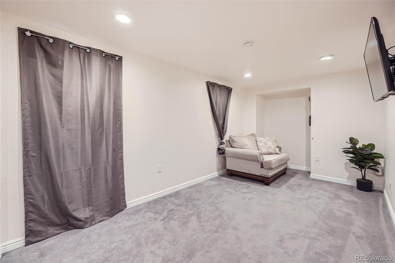3807 Atchison Way, Aurora, CO 80014, 5 Bedrooms Bedrooms, ,4 BathroomsBathrooms,Residential,For Sale,Atchison,REC2796845
