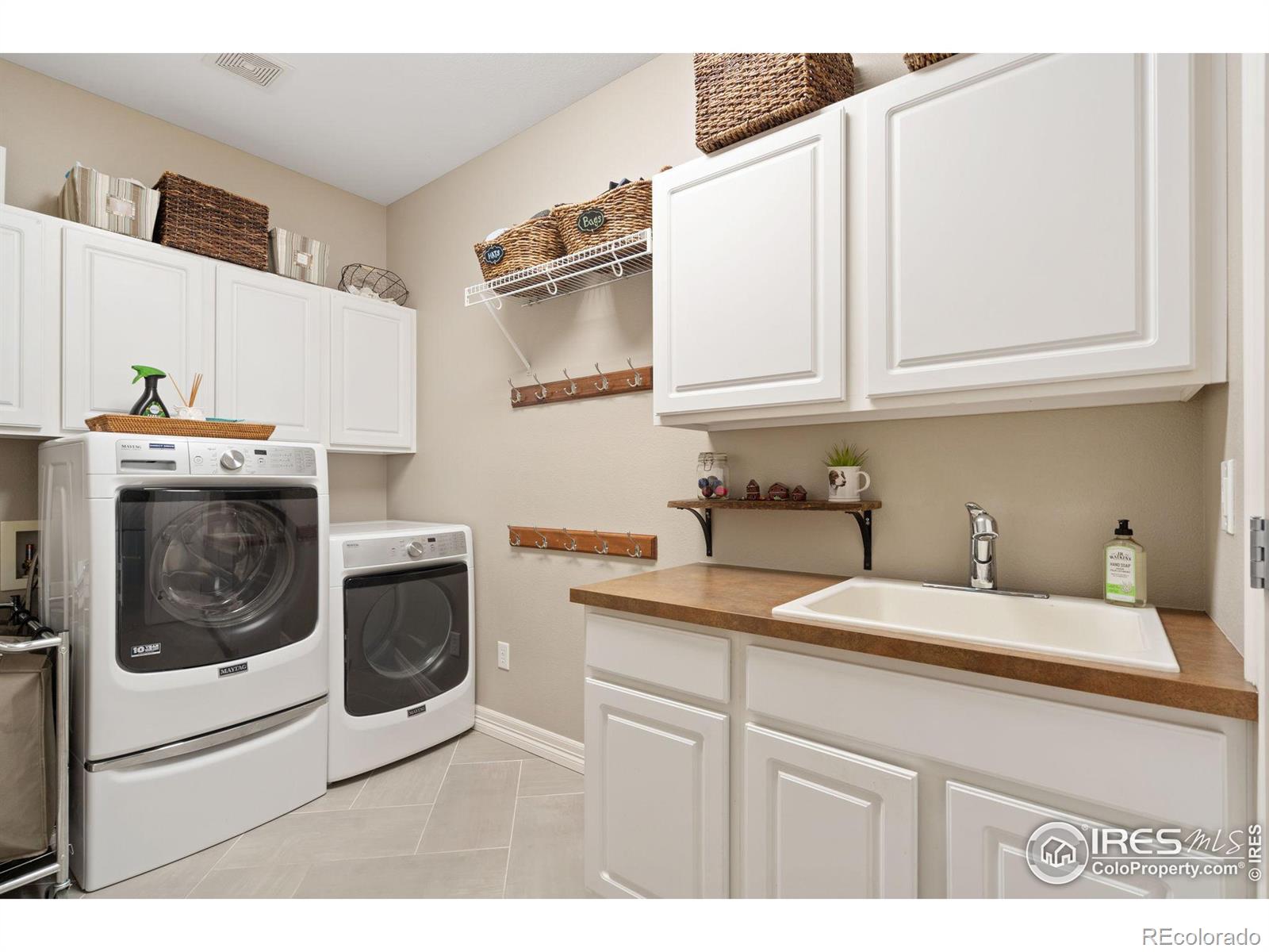 6523 Aberdour Circle, Windsor, CO 80550, 5 Bedrooms Bedrooms, ,5 BathroomsBathrooms,Residential,For Sale,Aberdour,RECIR1016031