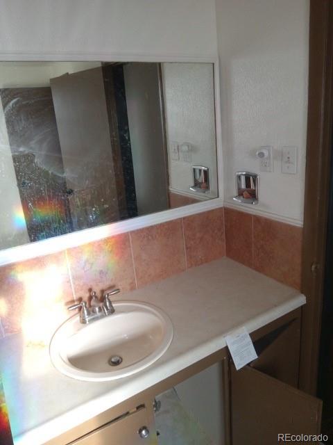 309 Colorado Avenue, Trinidad, CO 81082, 3 Bedrooms Bedrooms, ,2 BathroomsBathrooms,Residential,For Sale,Colorado,REC2653425