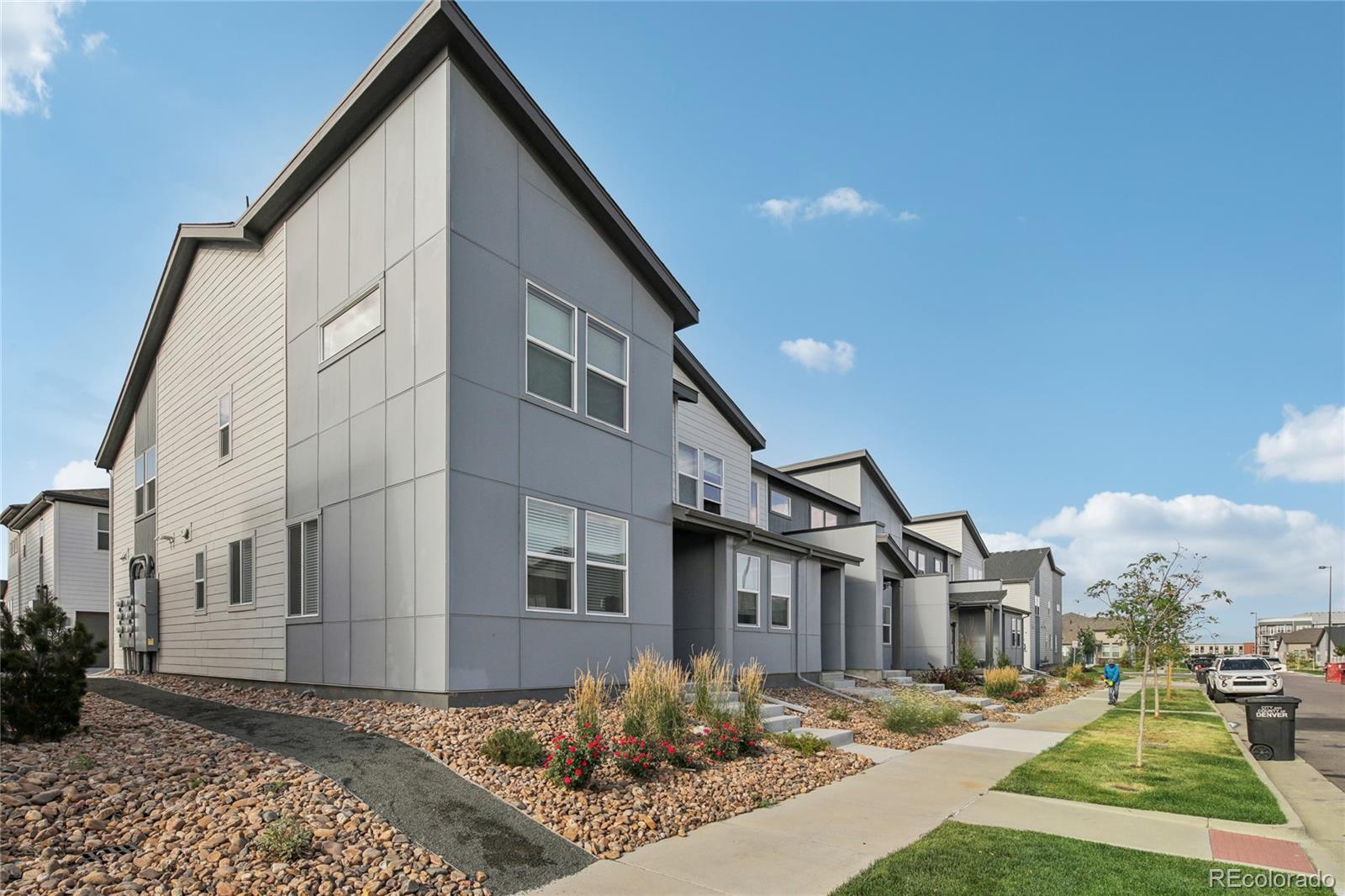 19142 64th Place, Denver, CO 80249, 3 Bedrooms Bedrooms, ,3 BathroomsBathrooms,Residential,For Sale,64th,REC9039211