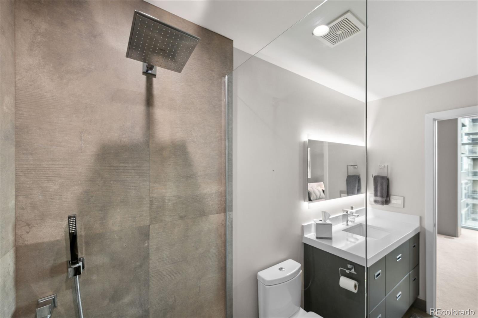 1700 Bassett Street #1901, Denver, CO 80202, 2 Bedrooms Bedrooms, ,2 BathroomsBathrooms,Residential,For Sale,Glass House,Bassett,REC7601356