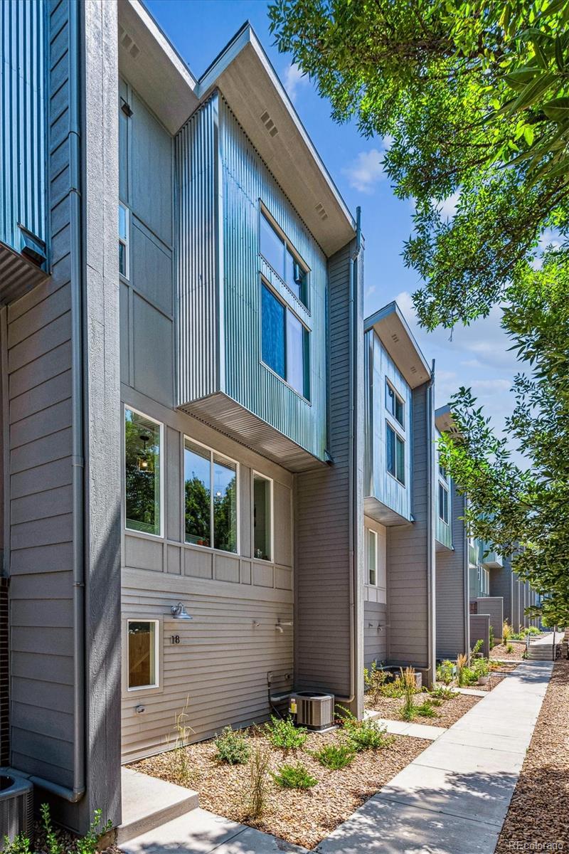 8711 Hampden Avenue #18, Denver, CO 80231, 2 Bedrooms Bedrooms, ,3 BathroomsBathrooms,Residential,For Sale,Bridgecreek Townhomes,Hampden,REC6666462