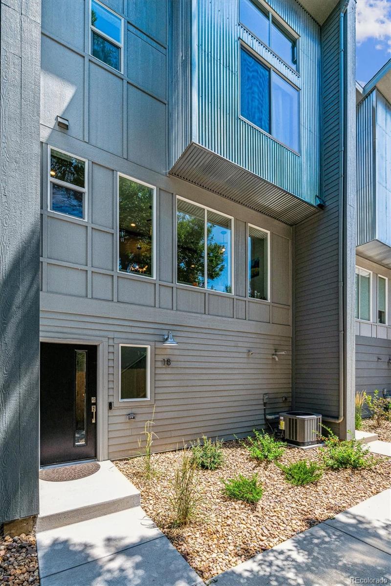 8711 Hampden Avenue #18, Denver, CO 80231, 2 Bedrooms Bedrooms, ,3 BathroomsBathrooms,Residential,For Sale,Bridgecreek Townhomes,Hampden,REC6666462