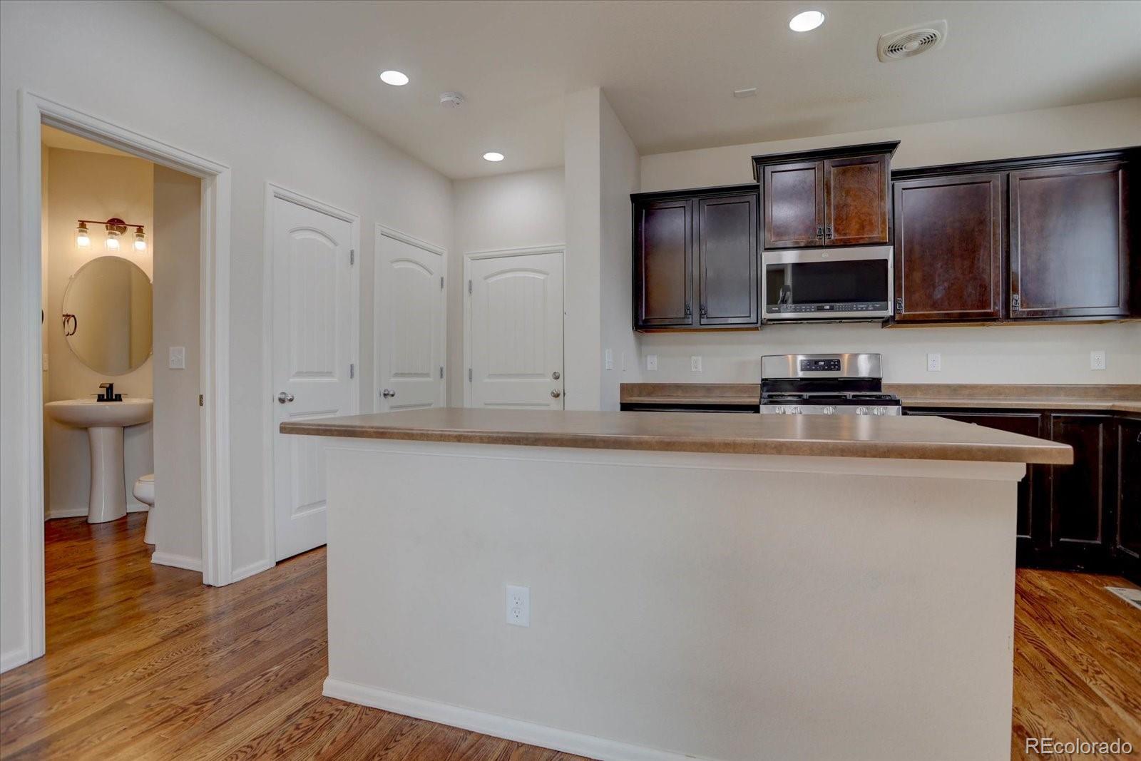 6286 Espana Street, Aurora, CO 80019, 4 Bedrooms Bedrooms, ,3 BathroomsBathrooms,Residential,For Sale,Espana,REC8449672