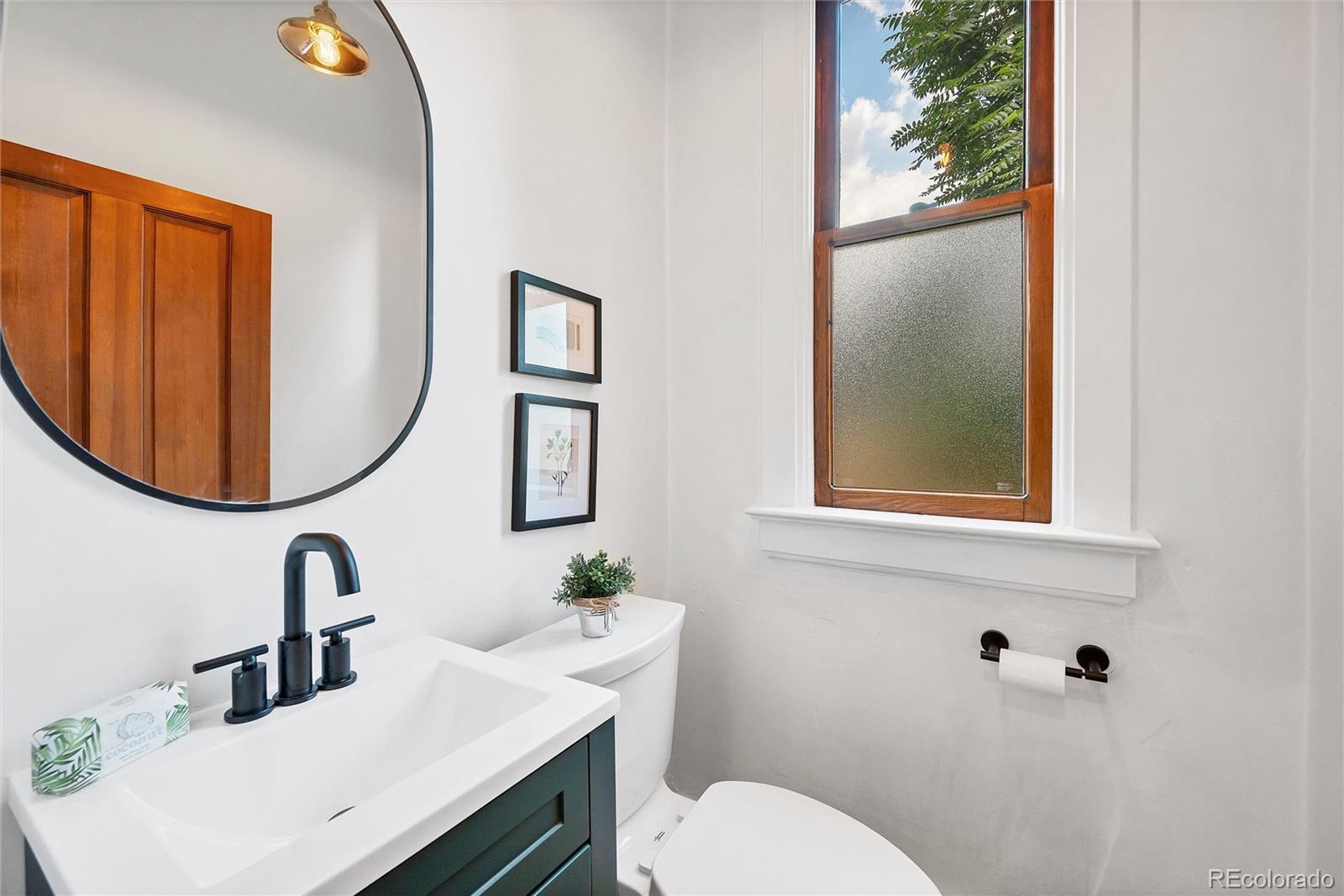 1160 S Logan Street, Denver, CO 80210, 2 Bedrooms Bedrooms, ,2 BathroomsBathrooms,Residential,For Sale,Logan,REC4189237