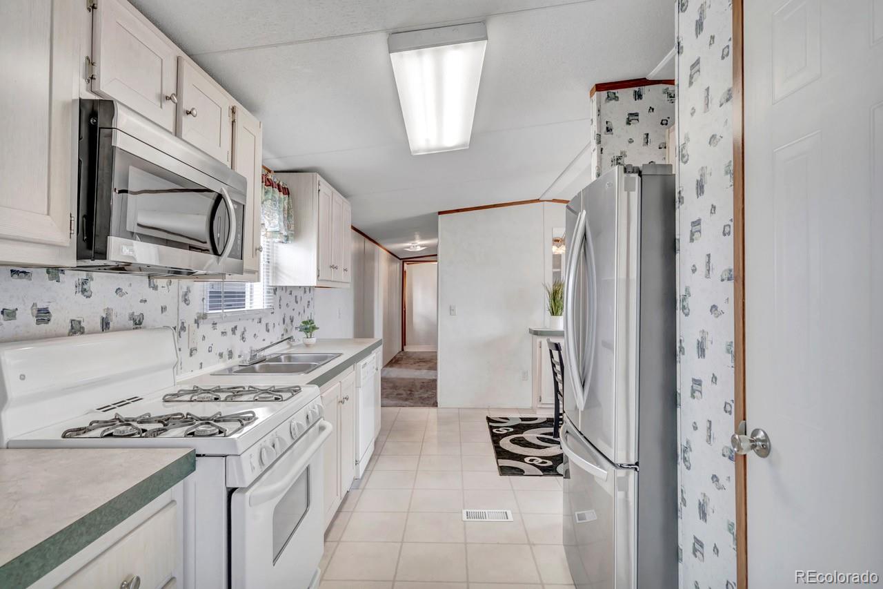 880 Beacon Lite Road, Monument, CO 80132, 3 Bedrooms Bedrooms, ,2 BathroomsBathrooms,Residential,For Sale,Beacon Lite,REC8091653