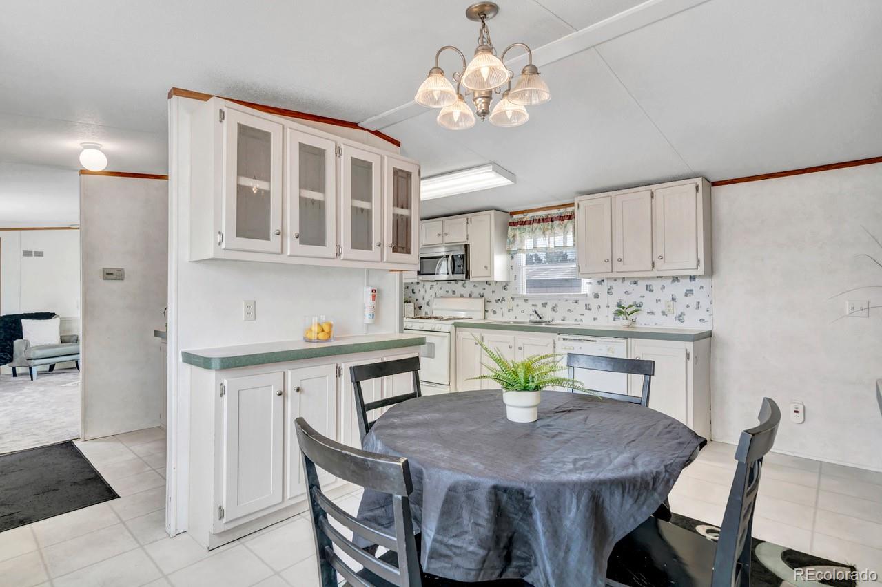 880 Beacon Lite Road, Monument, CO 80132, 3 Bedrooms Bedrooms, ,2 BathroomsBathrooms,Residential,For Sale,Beacon Lite,REC8091653