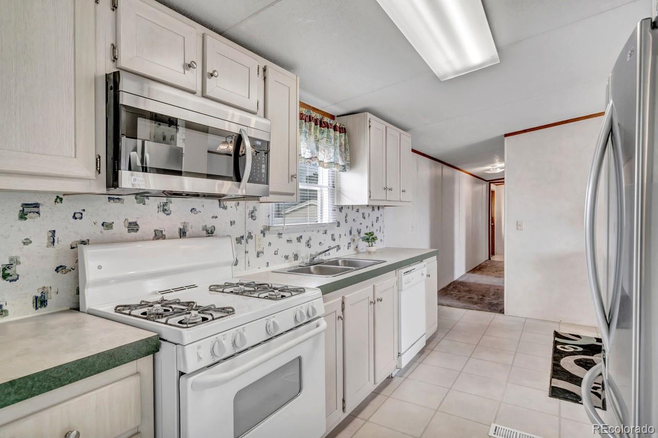 880 Beacon Lite Road, Monument, CO 80132, 3 Bedrooms Bedrooms, ,2 BathroomsBathrooms,Residential,For Sale,Beacon Lite,REC8091653