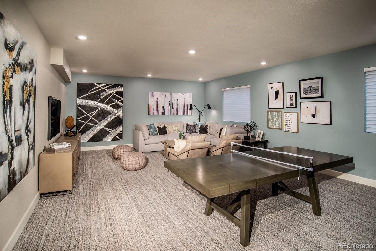 21085 61st Drive, Aurora, CO 80019, 3 Bedrooms Bedrooms, ,2 BathroomsBathrooms,Residential,For Sale,61st,REC8387799