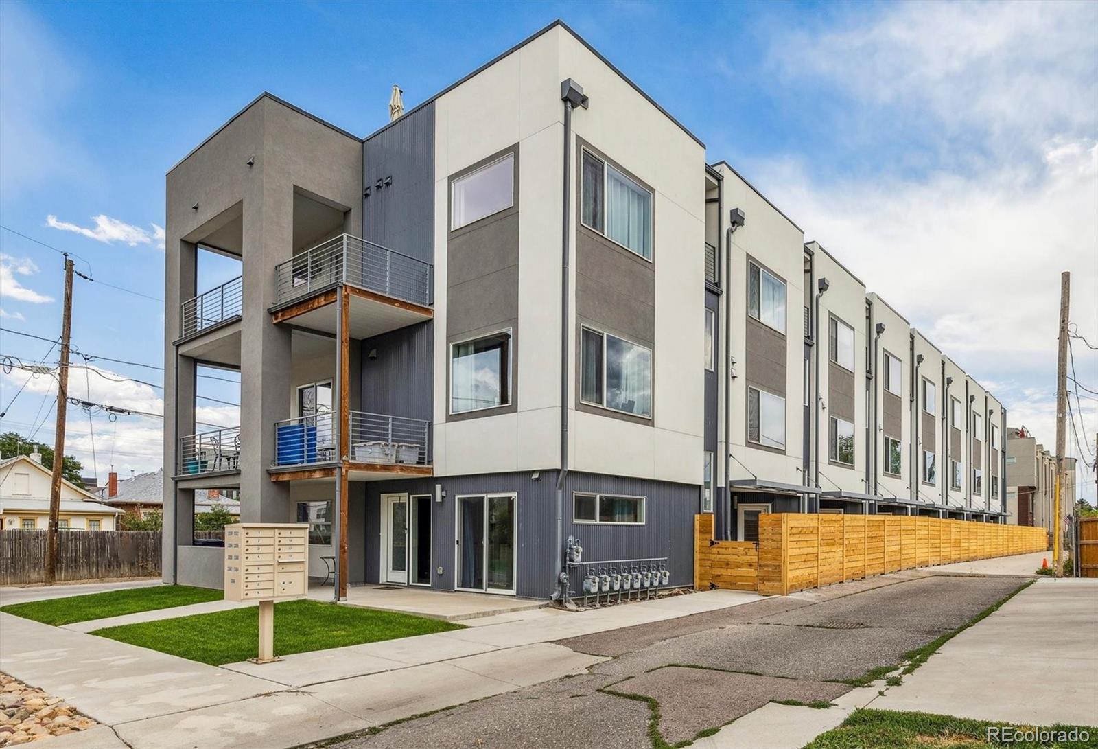 3354 18th Avenue, Denver, CO 80204, 3 Bedrooms Bedrooms, ,4 BathroomsBathrooms,Residential,For Sale,18th,REC6886120