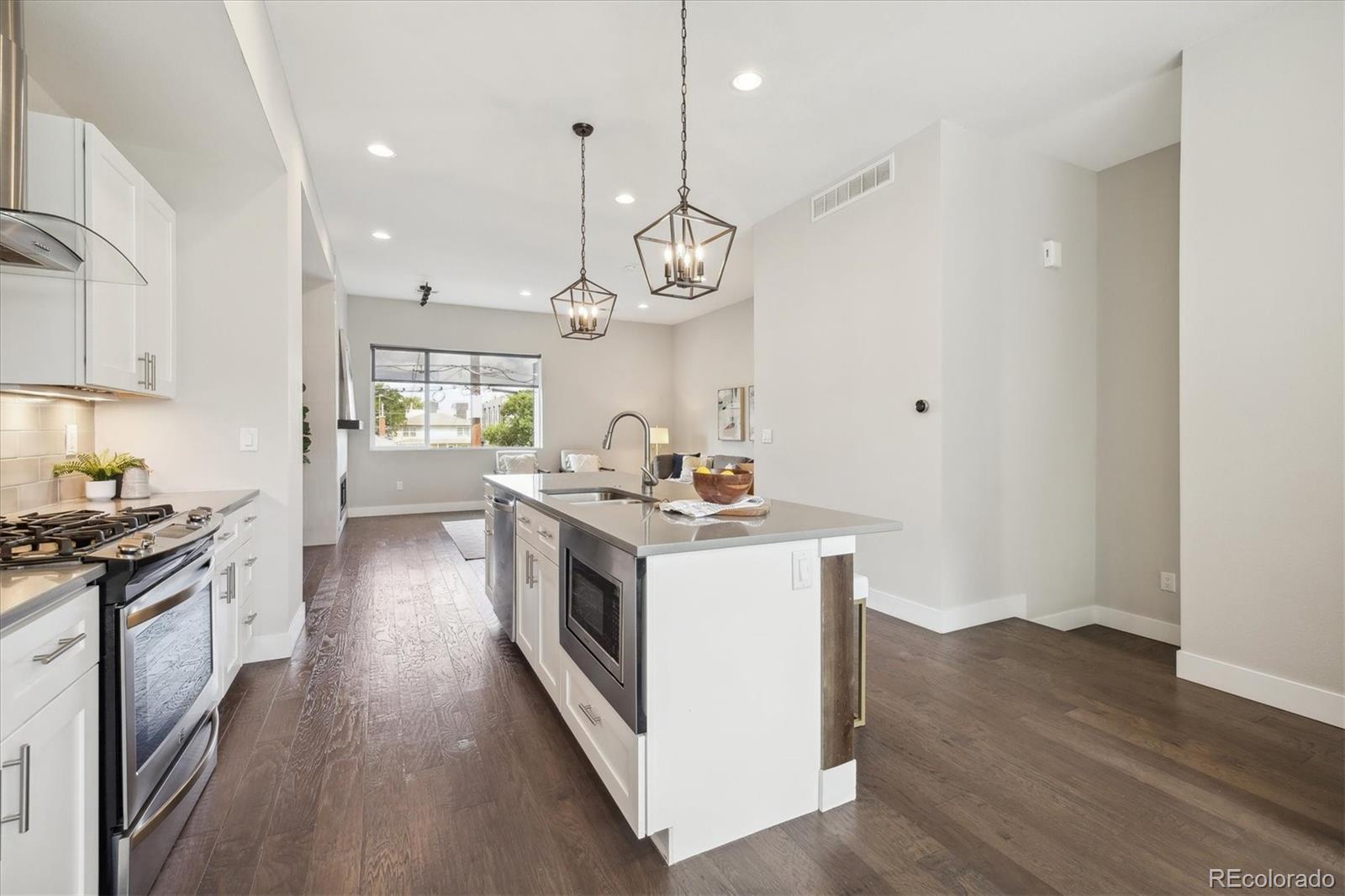 3354 18th Avenue, Denver, CO 80204, 3 Bedrooms Bedrooms, ,4 BathroomsBathrooms,Residential,For Sale,18th,REC6886120