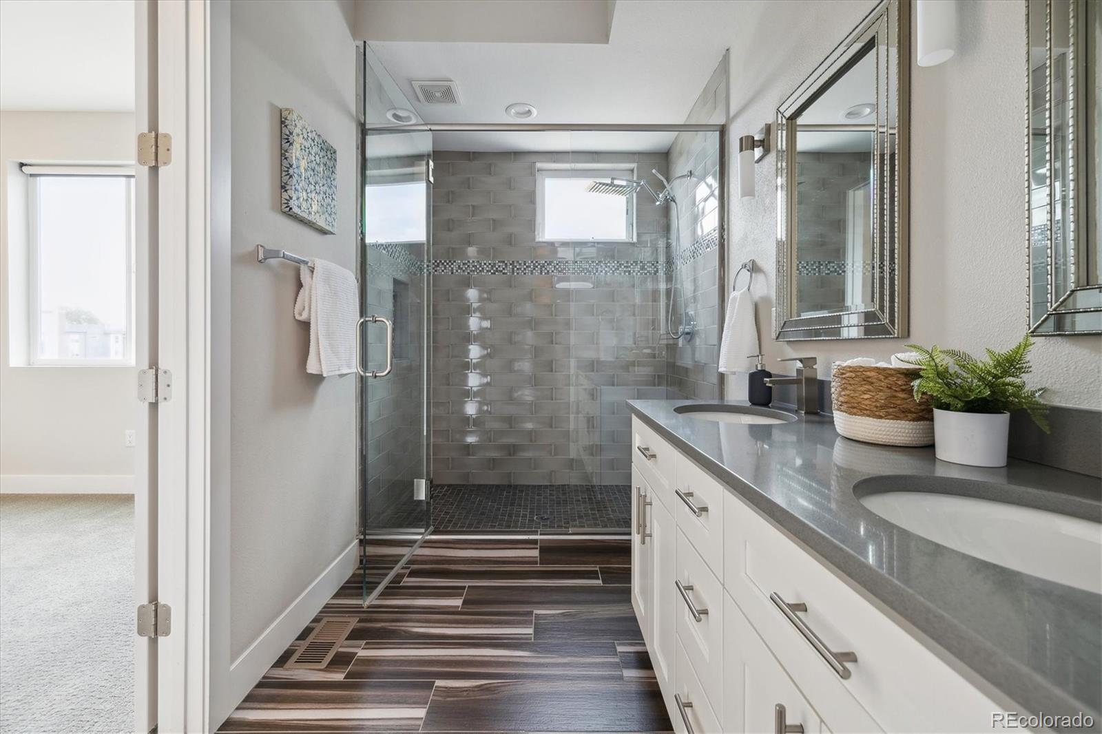 3354 18th Avenue, Denver, CO 80204, 3 Bedrooms Bedrooms, ,4 BathroomsBathrooms,Residential,For Sale,18th,REC6886120