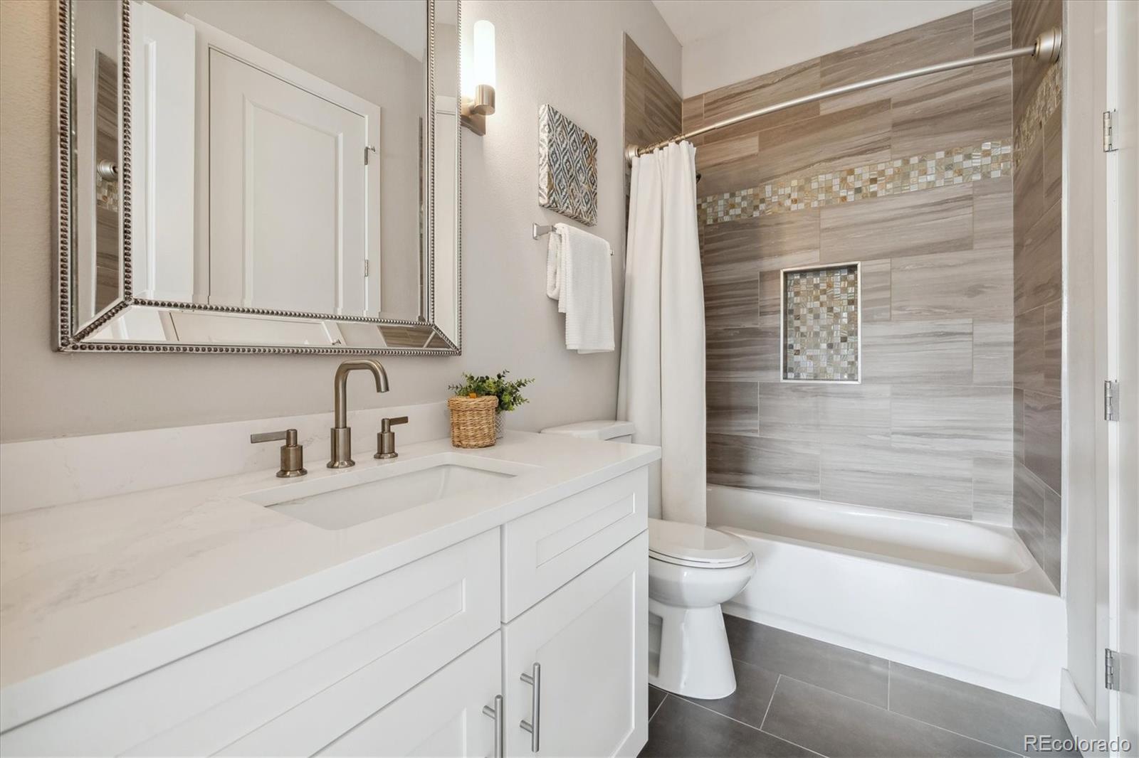 3354 18th Avenue, Denver, CO 80204, 3 Bedrooms Bedrooms, ,4 BathroomsBathrooms,Residential,For Sale,18th,REC6886120