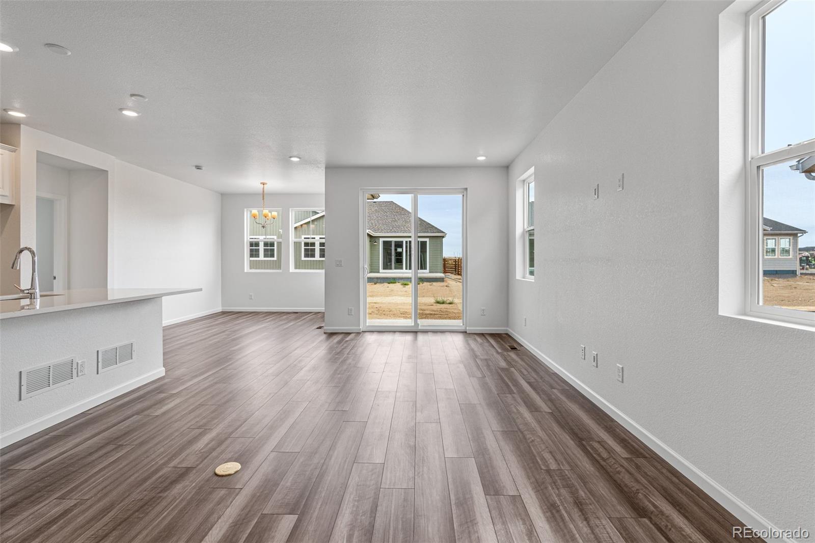 3468 Duquesne Way, Aurora, CO 80019, 2 Bedrooms Bedrooms, ,2 BathroomsBathrooms,Residential,For Sale,Landmark Collection,Duquesne,REC8601689