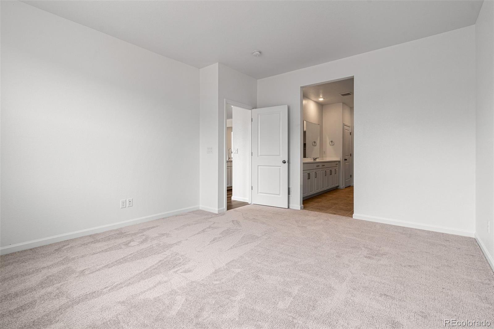 3468 Duquesne Way, Aurora, CO 80019, 2 Bedrooms Bedrooms, ,2 BathroomsBathrooms,Residential,For Sale,Landmark Collection,Duquesne,REC8601689