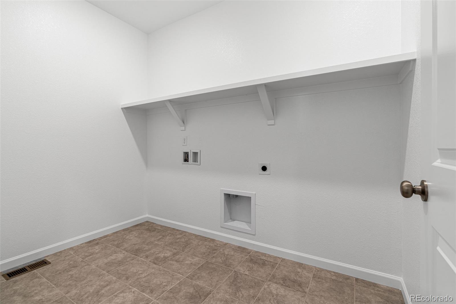 3468 Duquesne Way, Aurora, CO 80019, 2 Bedrooms Bedrooms, ,2 BathroomsBathrooms,Residential,For Sale,Landmark Collection,Duquesne,REC8601689