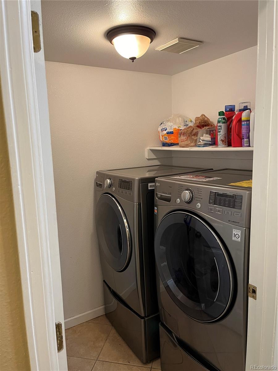 18306 E Wesley Place, Aurora, CO 80013, 5 Bedrooms Bedrooms, ,4 BathroomsBathrooms,Residential,For Sale,Wesley,REC3857947