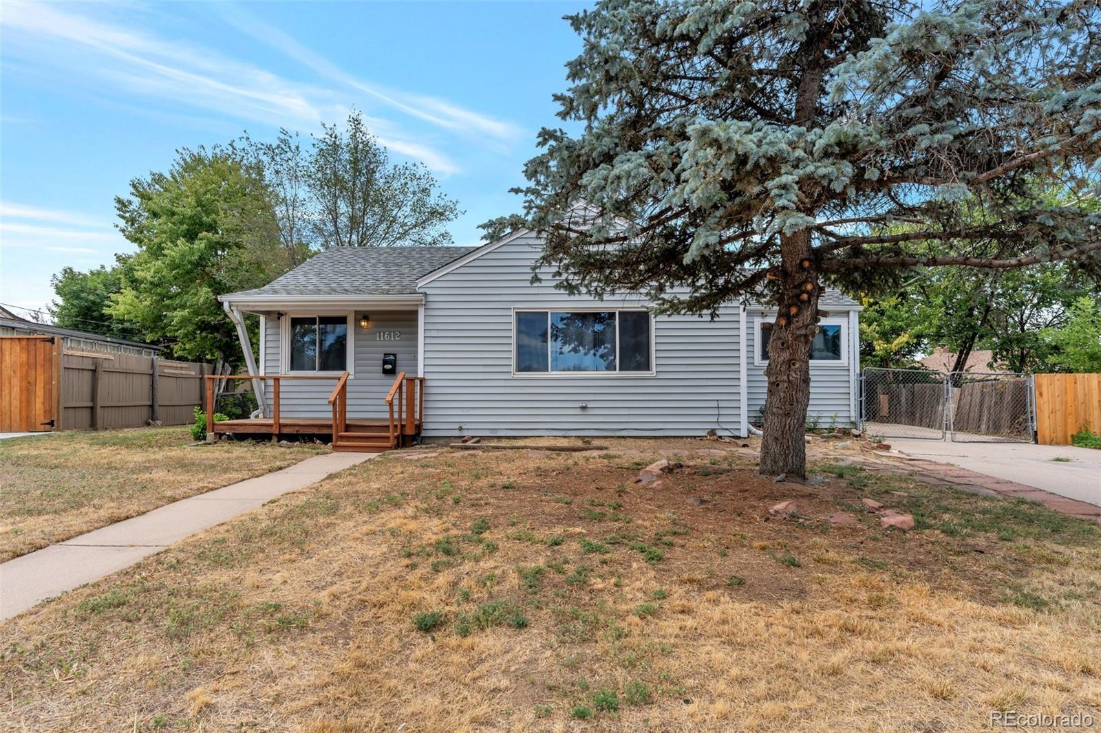 11612 Del Mar Parkway, Aurora, CO 80010, 3 Bedrooms Bedrooms, ,1 BathroomBathrooms,Residential,For Sale,Del Mar,REC2023727