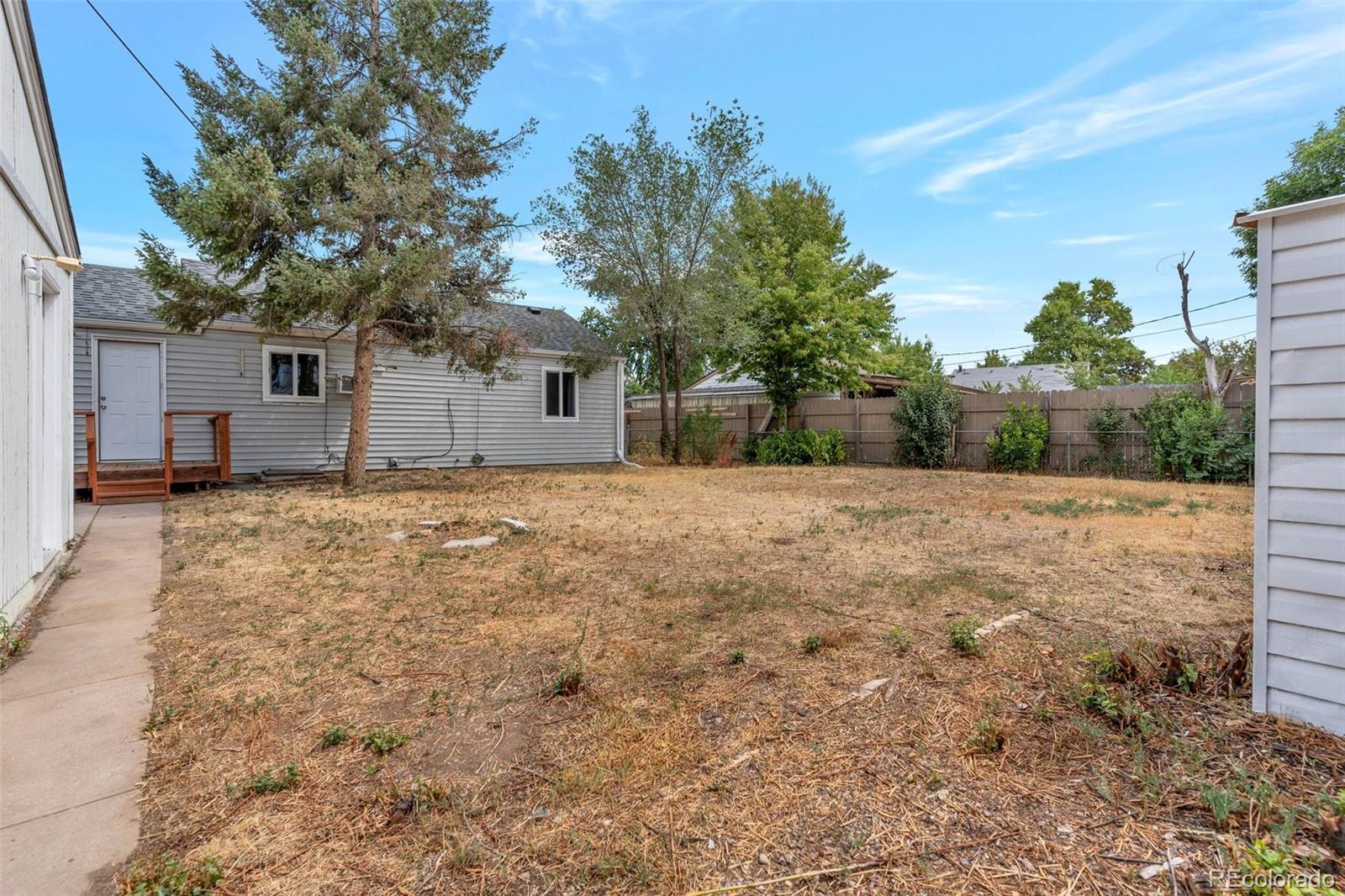 11612 Del Mar Parkway, Aurora, CO 80010, 3 Bedrooms Bedrooms, ,1 BathroomBathrooms,Residential,For Sale,Del Mar,REC2023727