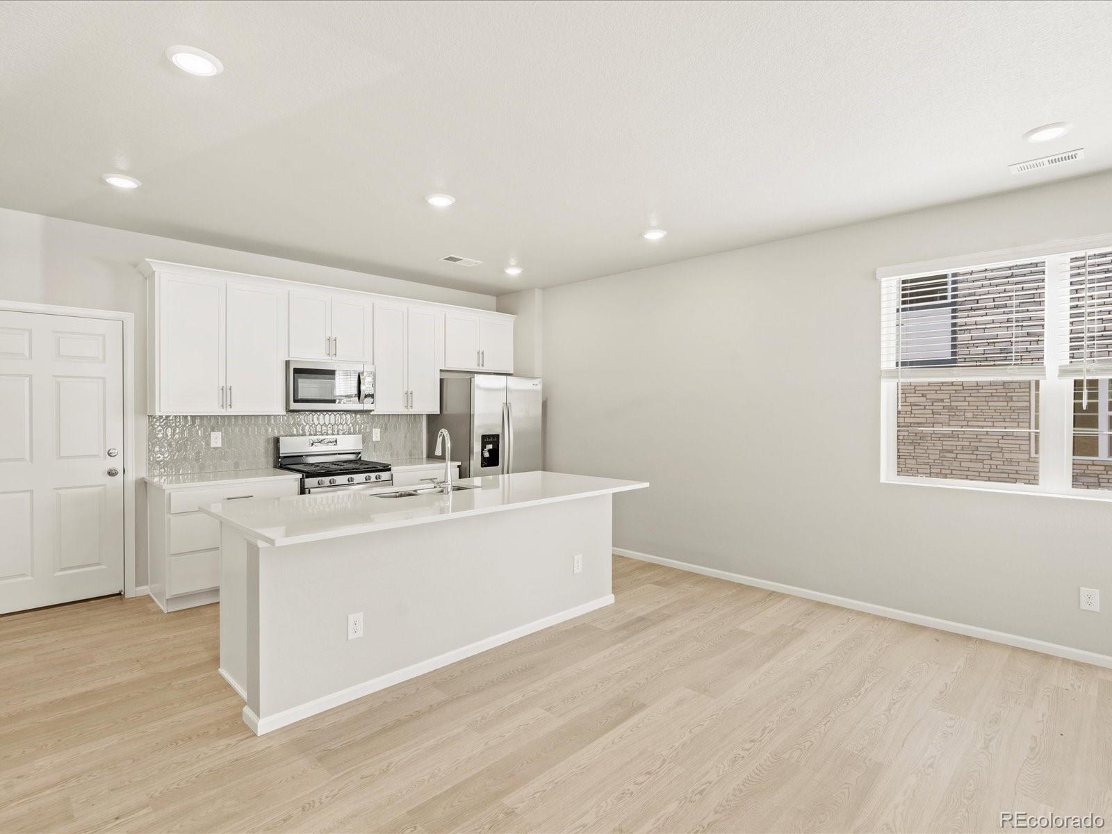 20982 66th Avenue, Aurora, CO 80019, 3 Bedrooms Bedrooms, ,3 BathroomsBathrooms,Residential,For Sale,66th,REC5818775