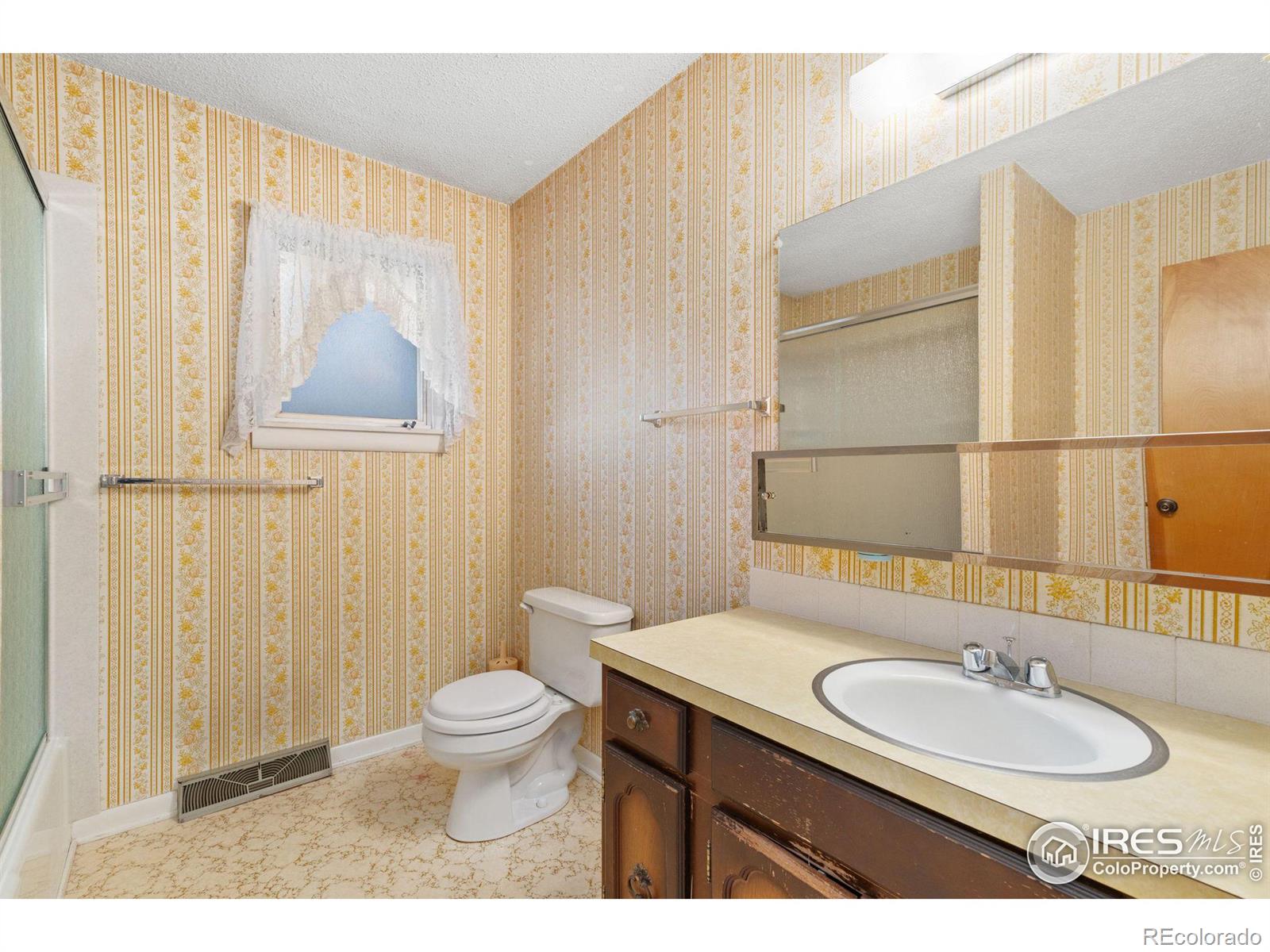 26907 County Road 45 1/2, Greeley, CO 80631, 3 Bedrooms Bedrooms, ,1 BathroomBathrooms,Residential,For Sale,County Road 45 1/2,RECIR1017041