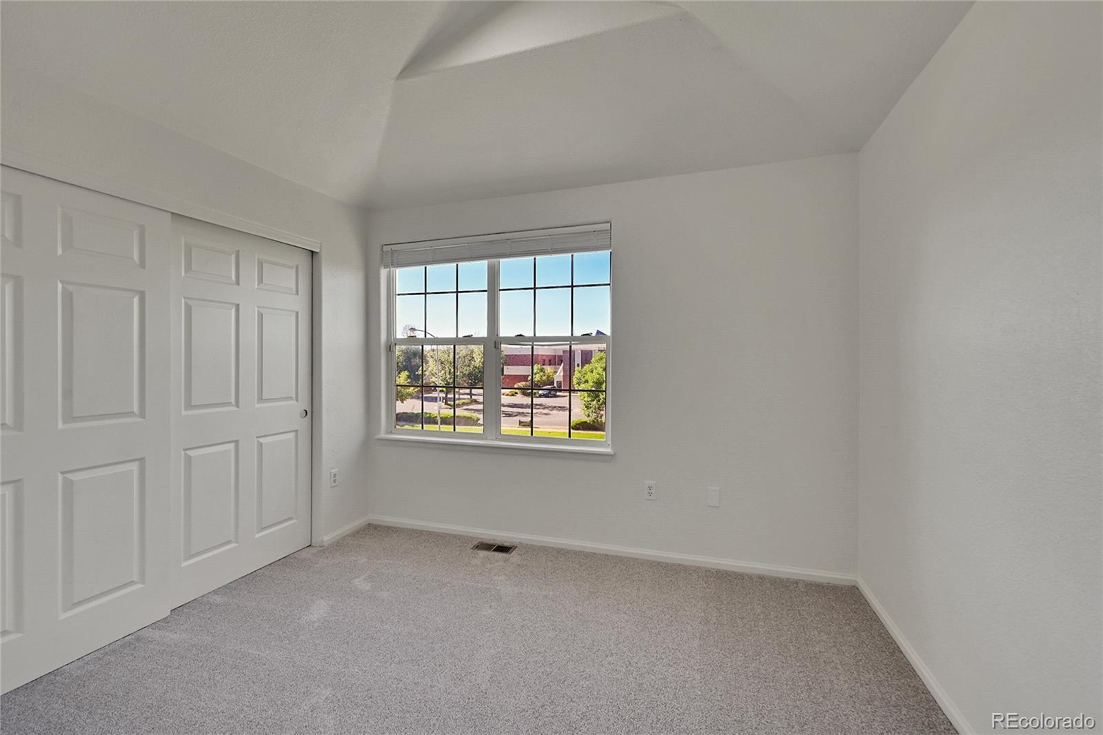 9760 Florida Place, Aurora, CO 80247, 3 Bedrooms Bedrooms, ,3 BathroomsBathrooms,Residential,For Sale,Florida,REC8663830