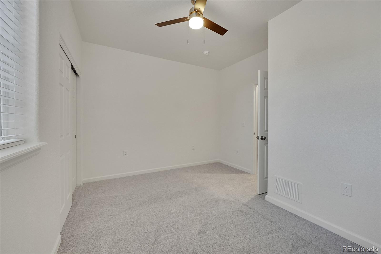 9760 Florida Place, Aurora, CO 80247, 3 Bedrooms Bedrooms, ,3 BathroomsBathrooms,Residential,For Sale,Florida,REC8663830