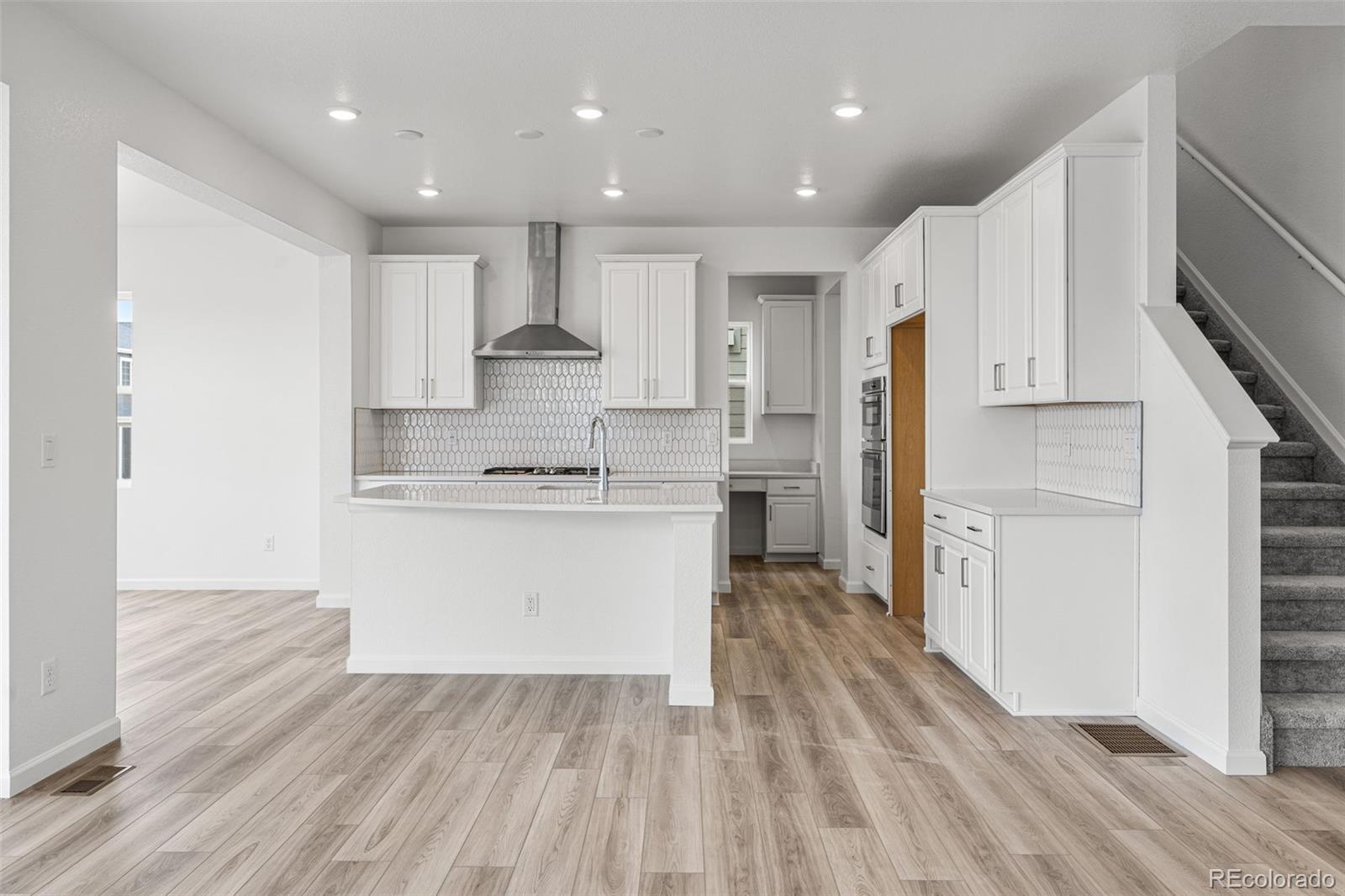 3507 Duquesne Court, Aurora, CO 80019, 5 Bedrooms Bedrooms, ,5 BathroomsBathrooms,Residential,For Sale,Duquesne,REC8210944