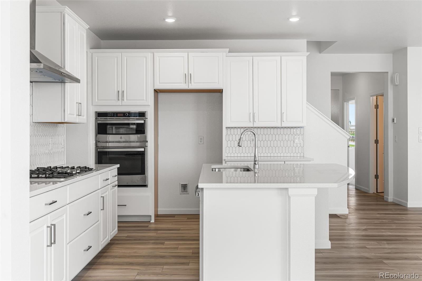 3507 Duquesne Court, Aurora, CO 80019, 5 Bedrooms Bedrooms, ,5 BathroomsBathrooms,Residential,For Sale,Duquesne,REC8210944