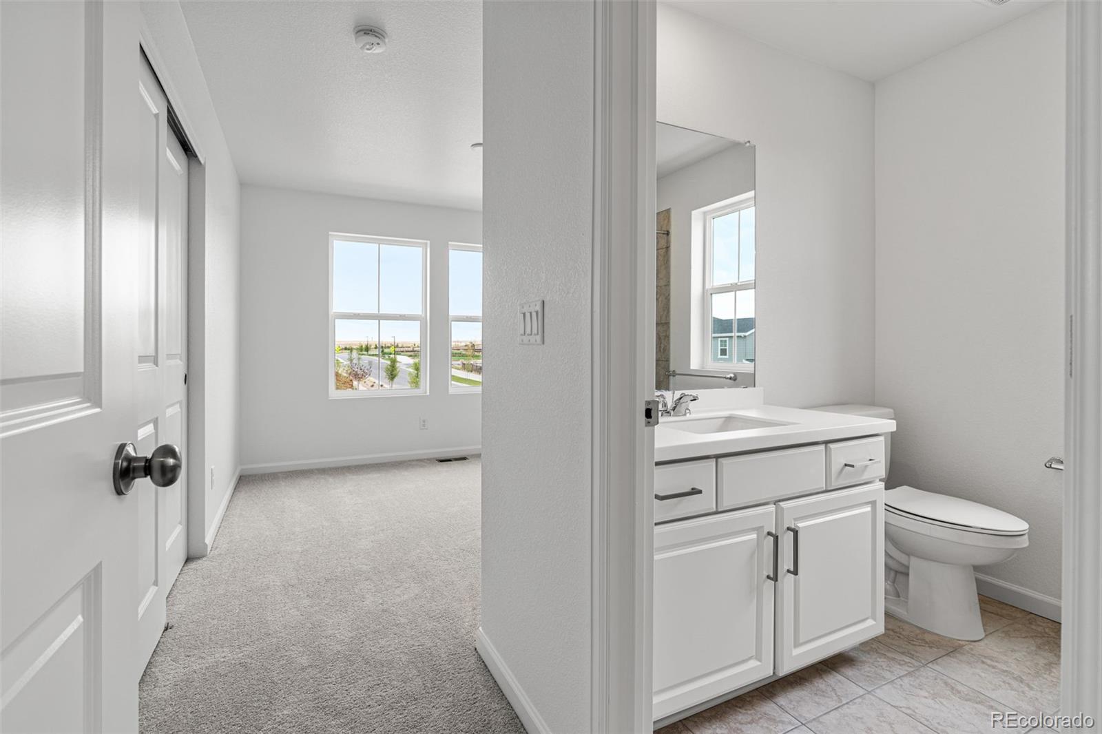 3507 Duquesne Court, Aurora, CO 80019, 5 Bedrooms Bedrooms, ,5 BathroomsBathrooms,Residential,For Sale,Duquesne,REC8210944