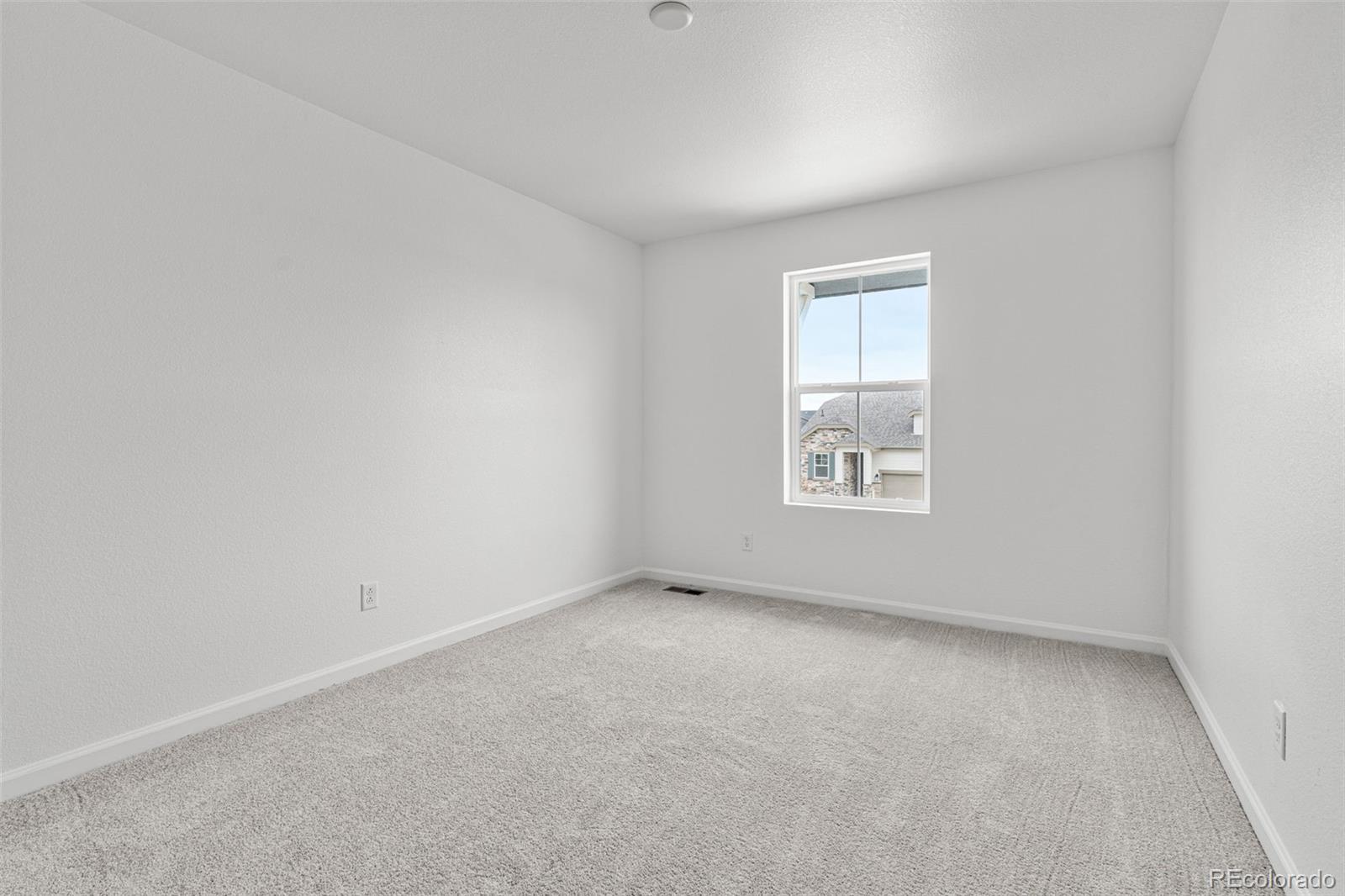3507 Duquesne Court, Aurora, CO 80019, 5 Bedrooms Bedrooms, ,5 BathroomsBathrooms,Residential,For Sale,Duquesne,REC8210944