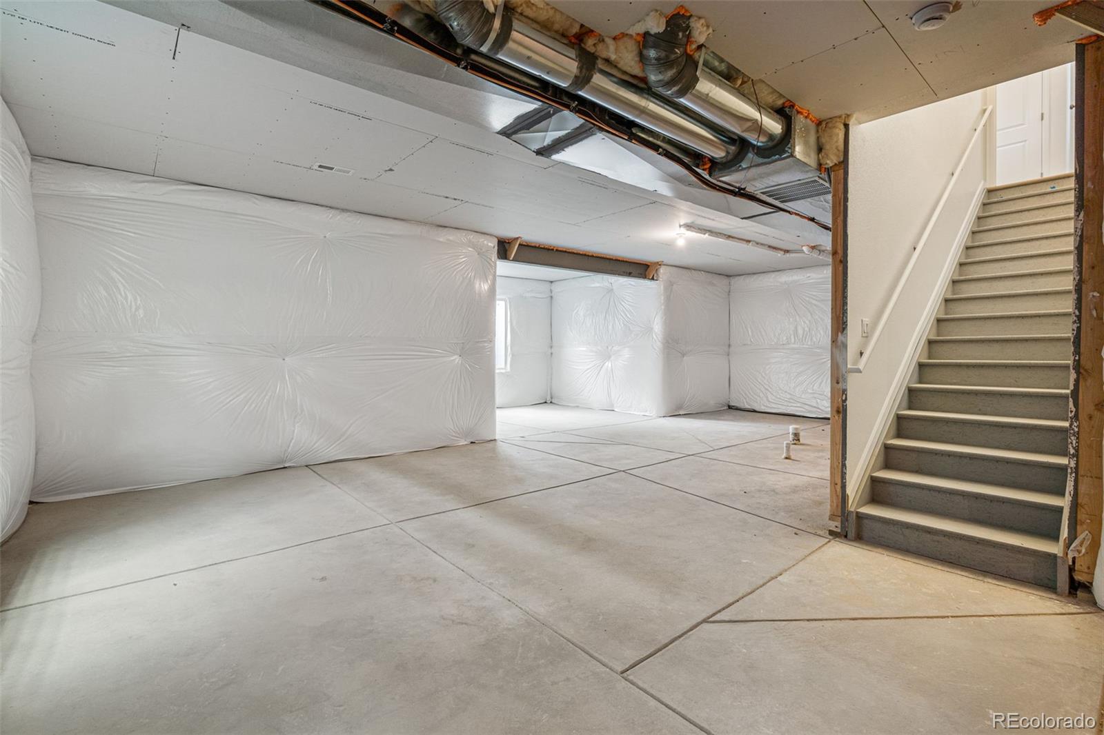 3507 Duquesne Court, Aurora, CO 80019, 5 Bedrooms Bedrooms, ,5 BathroomsBathrooms,Residential,For Sale,Duquesne,REC8210944