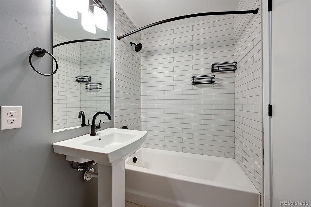 2090 S Galapago Street, Denver, CO 80223, 2 Bedrooms Bedrooms, ,4 BathroomsBathrooms,Residential,For Sale,Galapago,REC3738924