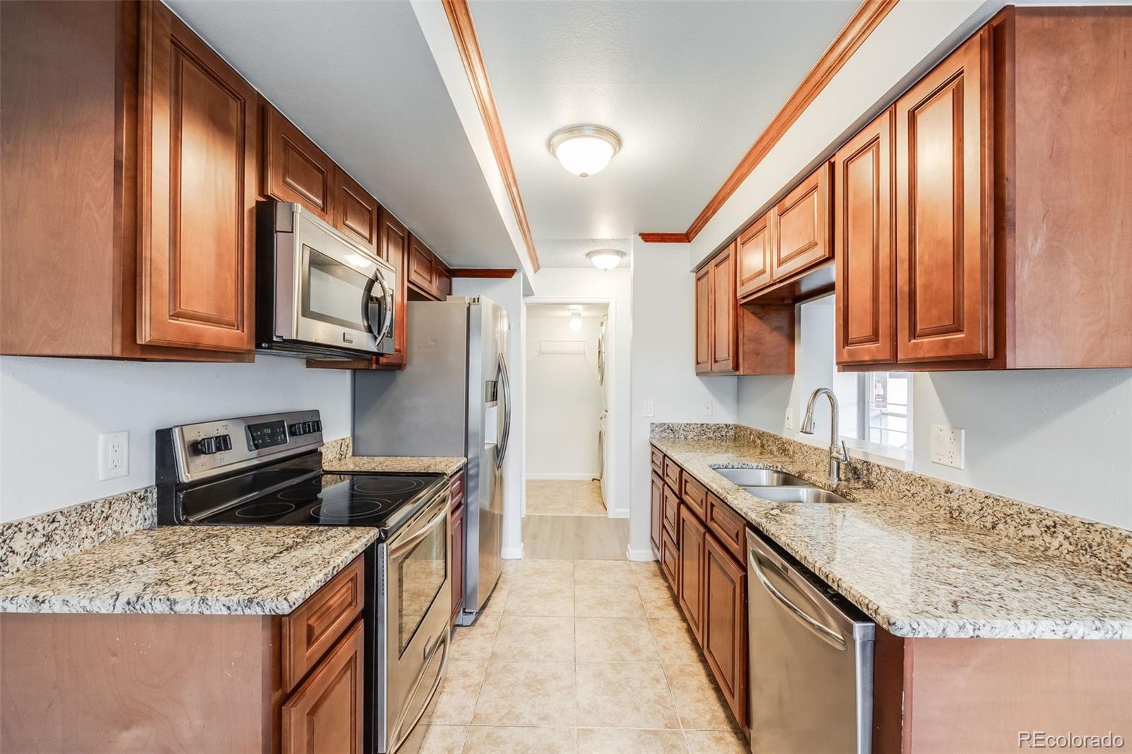 8100 Quincy Avenue #B12, Littleton, CO 80123, 2 Bedrooms Bedrooms, ,2 BathroomsBathrooms,Residential,For Sale,Lake Chalet,Quincy,REC4853442