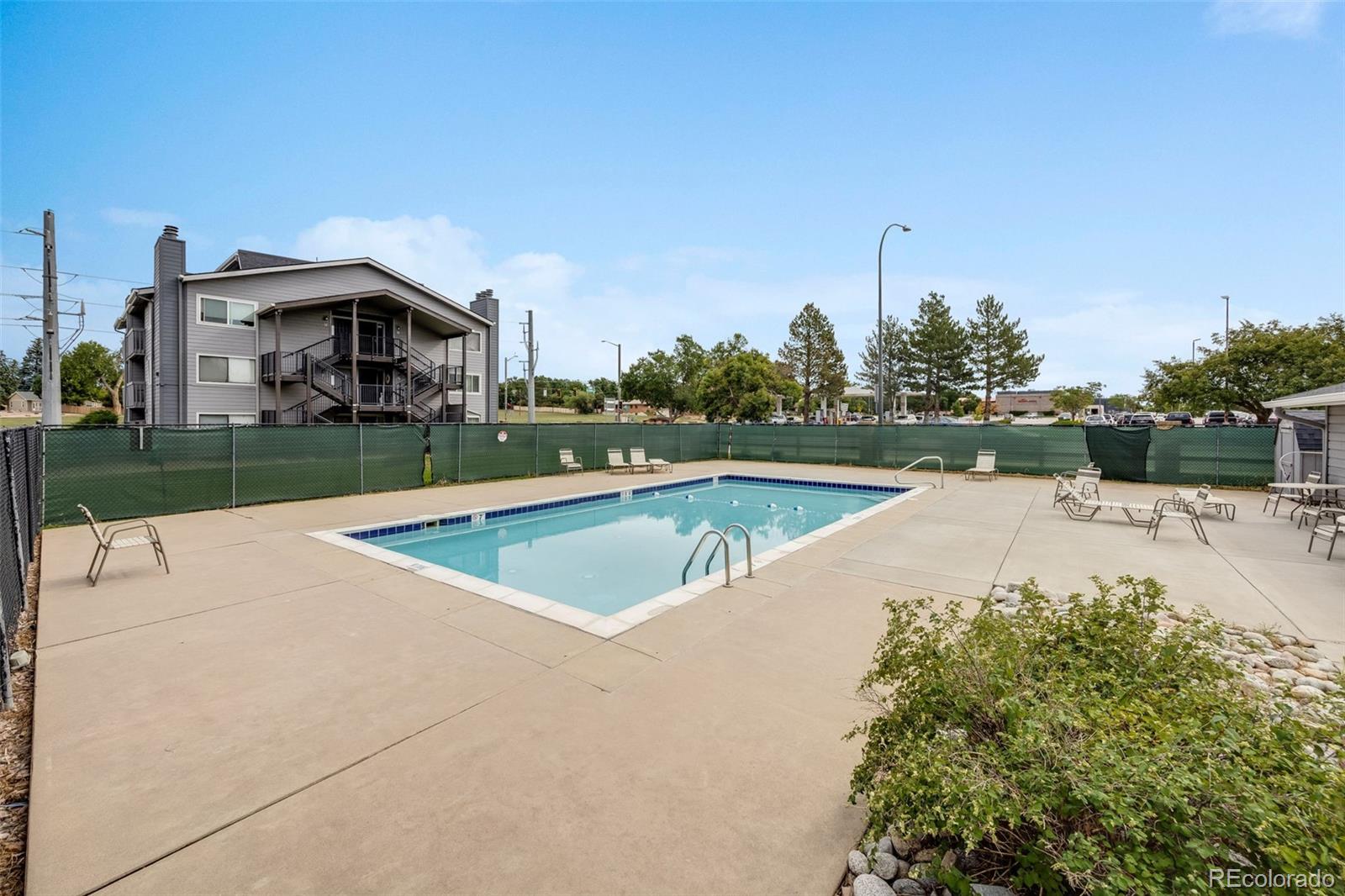 8100 Quincy Avenue #B12, Littleton, CO 80123, 2 Bedrooms Bedrooms, ,2 BathroomsBathrooms,Residential,For Sale,Lake Chalet,Quincy,REC4853442