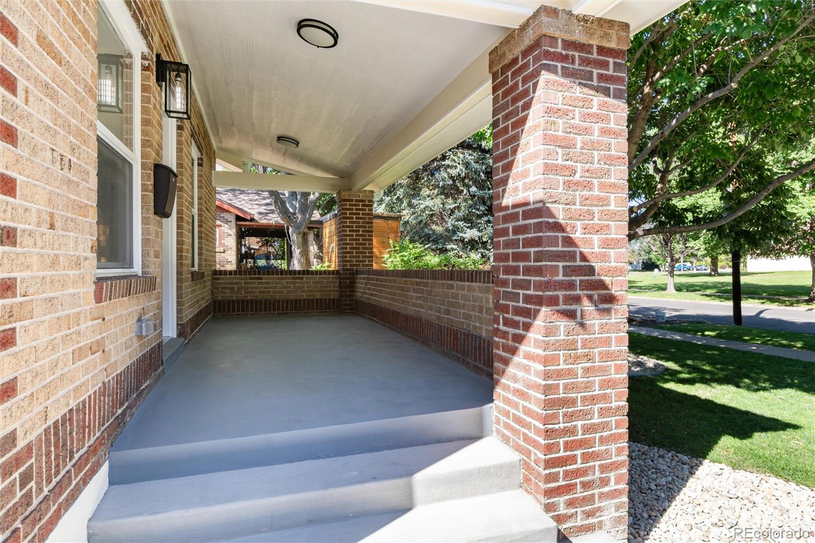 2555 Holly Street, Denver, CO 80207, 3 Bedrooms Bedrooms, ,3 BathroomsBathrooms,Residential,For Sale,Holly,REC8339353