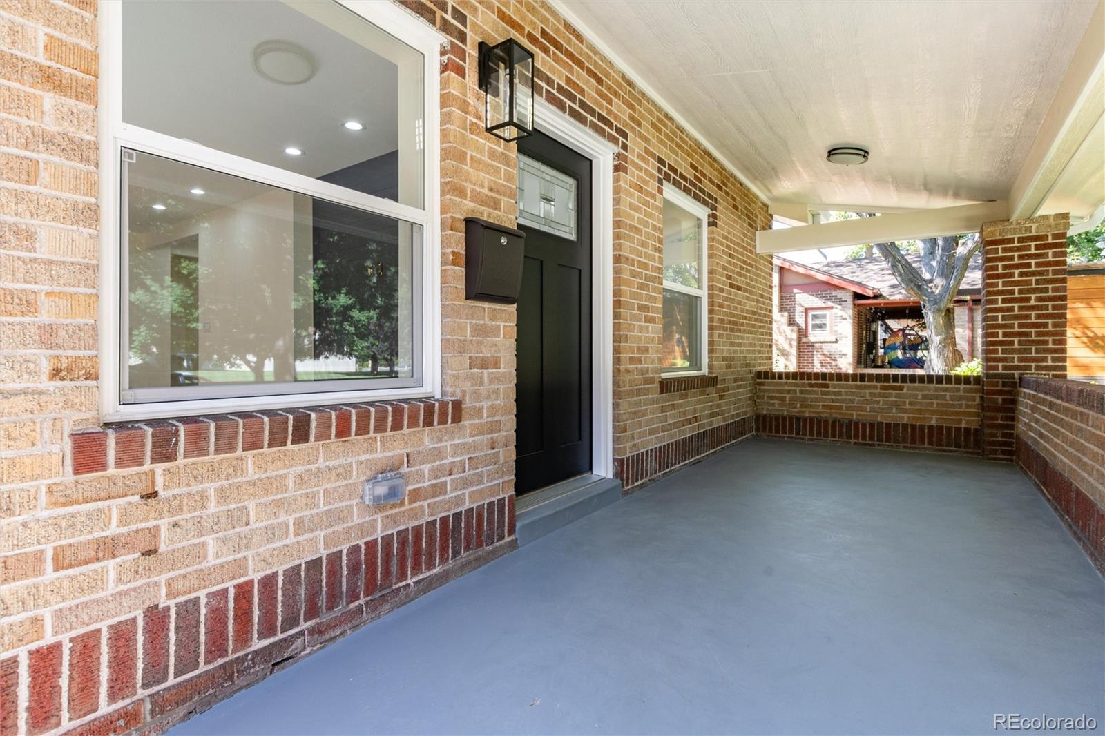 2555 Holly Street, Denver, CO 80207, 3 Bedrooms Bedrooms, ,3 BathroomsBathrooms,Residential,For Sale,Holly,REC8339353