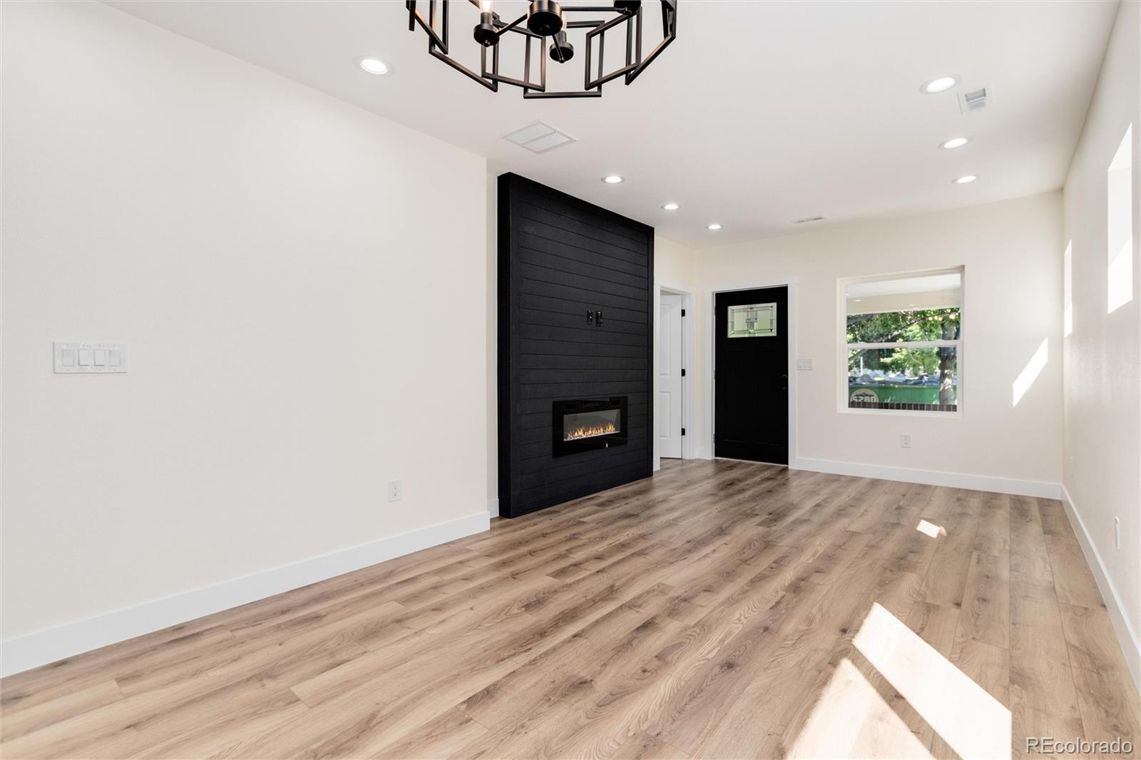 2555 Holly Street, Denver, CO 80207, 3 Bedrooms Bedrooms, ,3 BathroomsBathrooms,Residential,For Sale,Holly,REC8339353