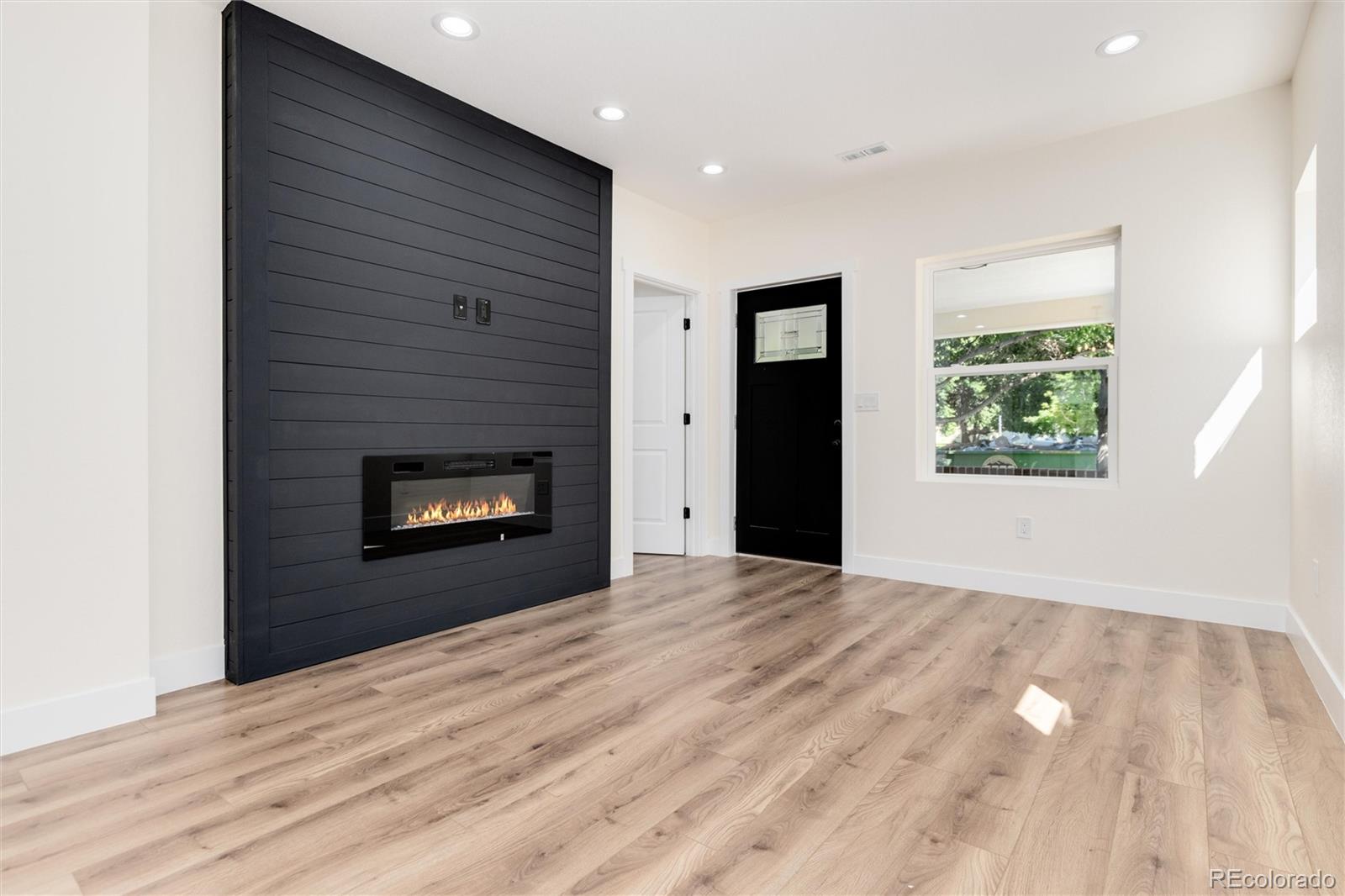 2555 Holly Street, Denver, CO 80207, 3 Bedrooms Bedrooms, ,3 BathroomsBathrooms,Residential,For Sale,Holly,REC8339353